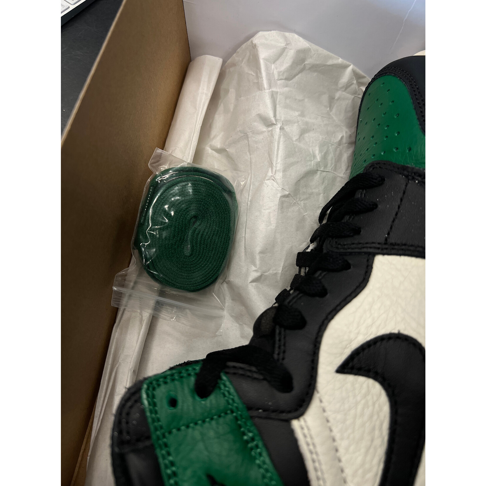 Jordan Jordan 1 Retro High Pine Green Size 9.5, PREOWNED