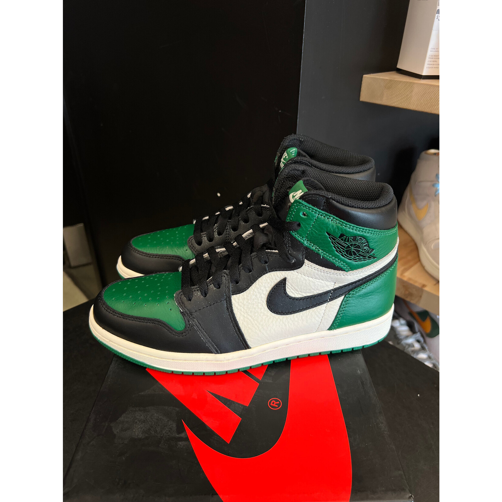 Jordan Jordan 1 Retro High Pine Green Size 9.5, PREOWNED