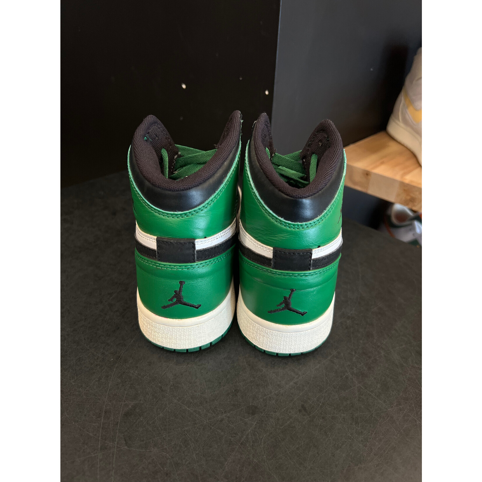 Jordan Jordan 1 Retro Defining Moments Celtics DMP (GS) Size 7, PREOWNED