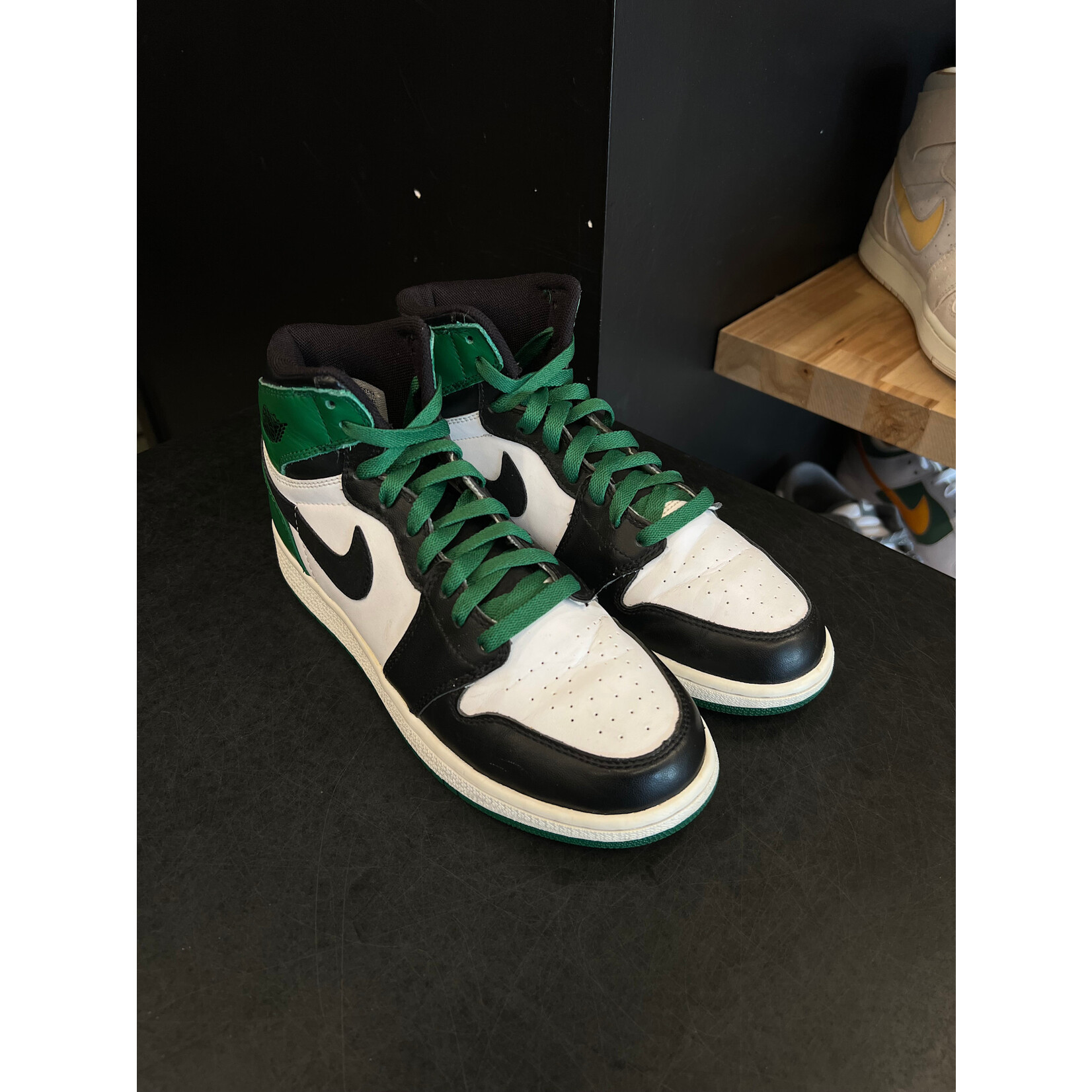 Jordan Jordan 1 Retro Defining Moments Celtics DMP (GS) Size 7, PREOWNED