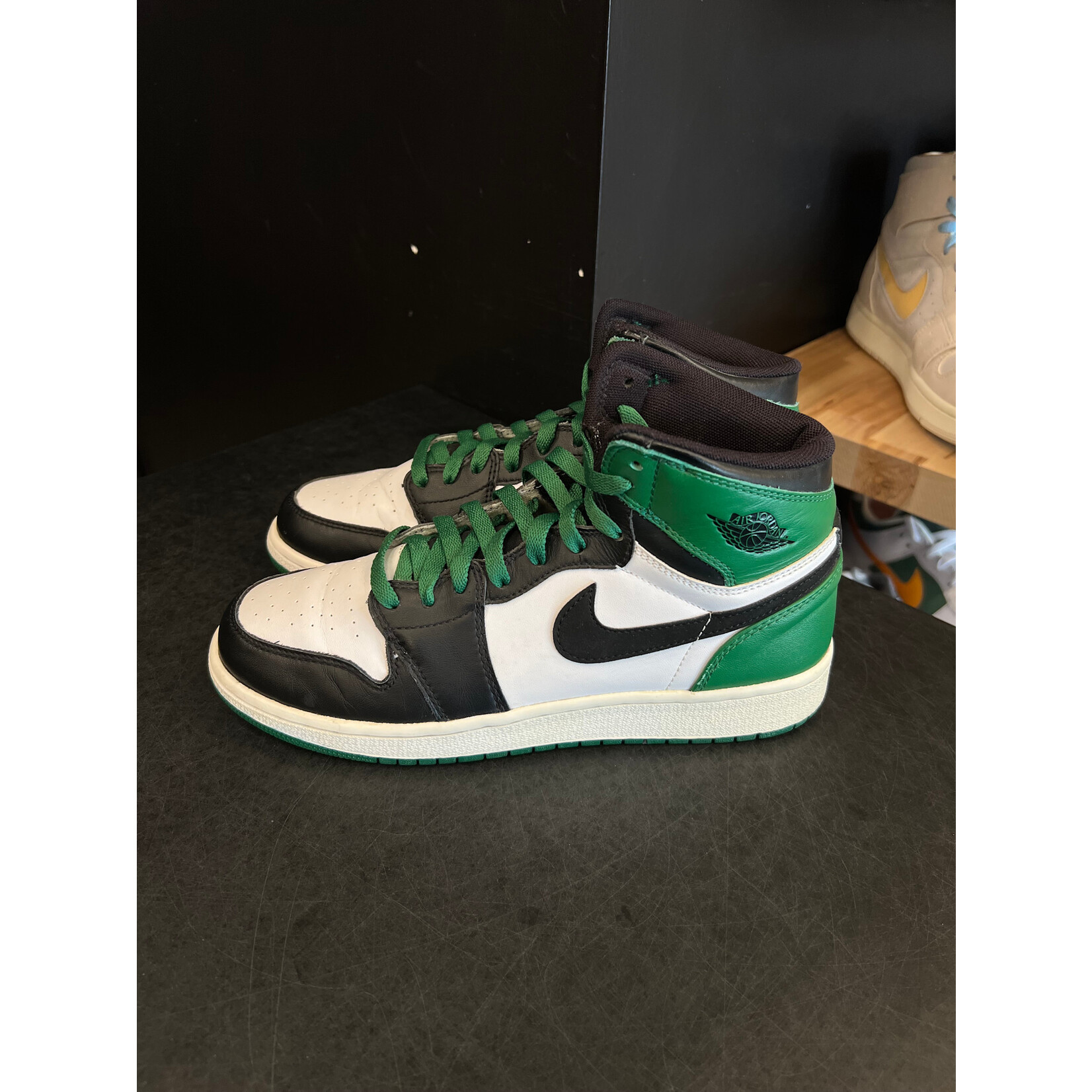 Jordan Jordan 1 Retro Defining Moments Celtics DMP (GS) Size 7, PREOWNED
