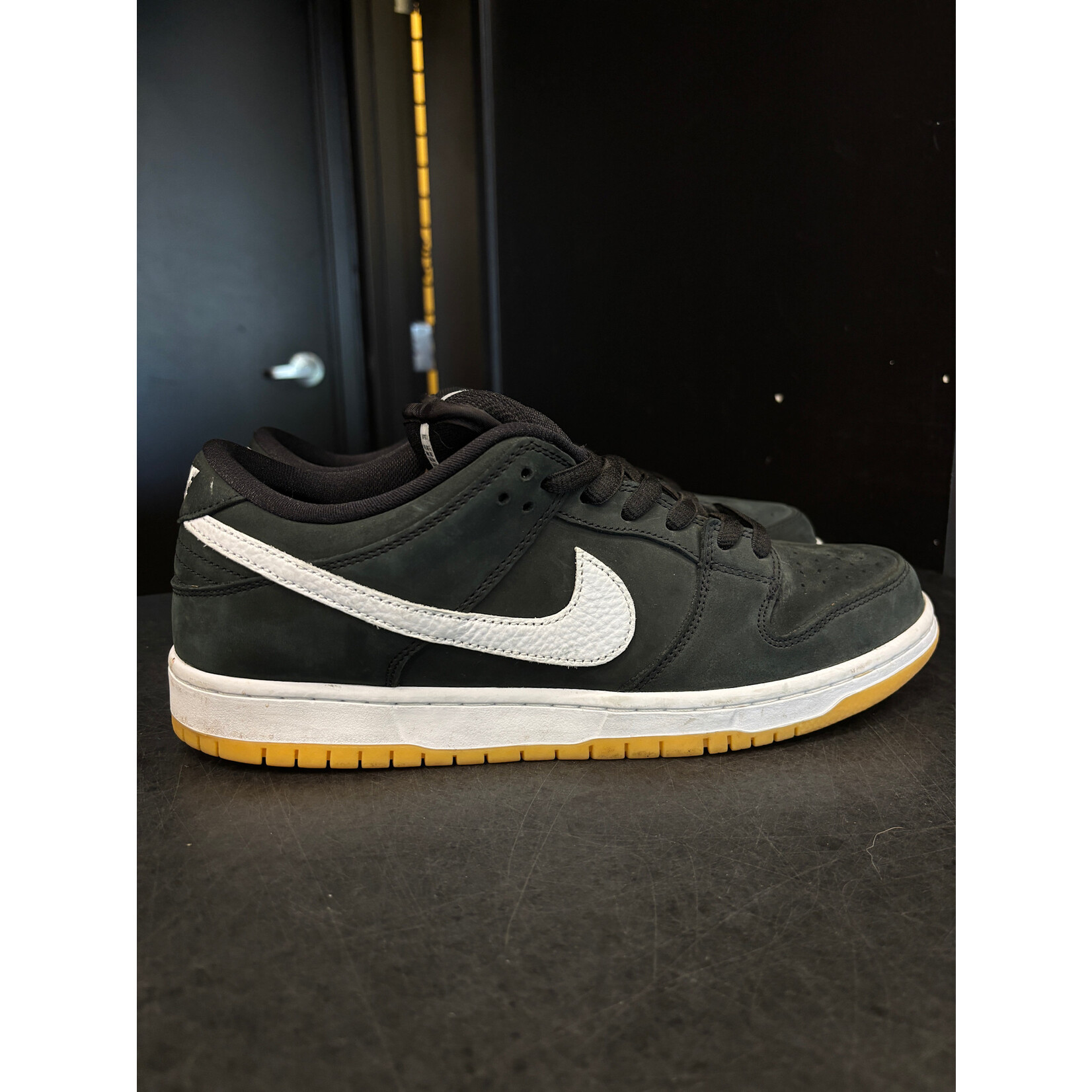 Nike Nike SB Dunk Low Pro Black Gum Size 11, PREOWNED NO BOX