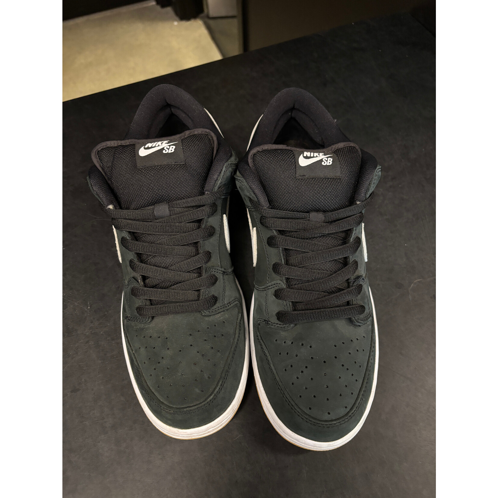 Nike Nike SB Dunk Low Pro Black Gum Size 11, PREOWNED NO BOX