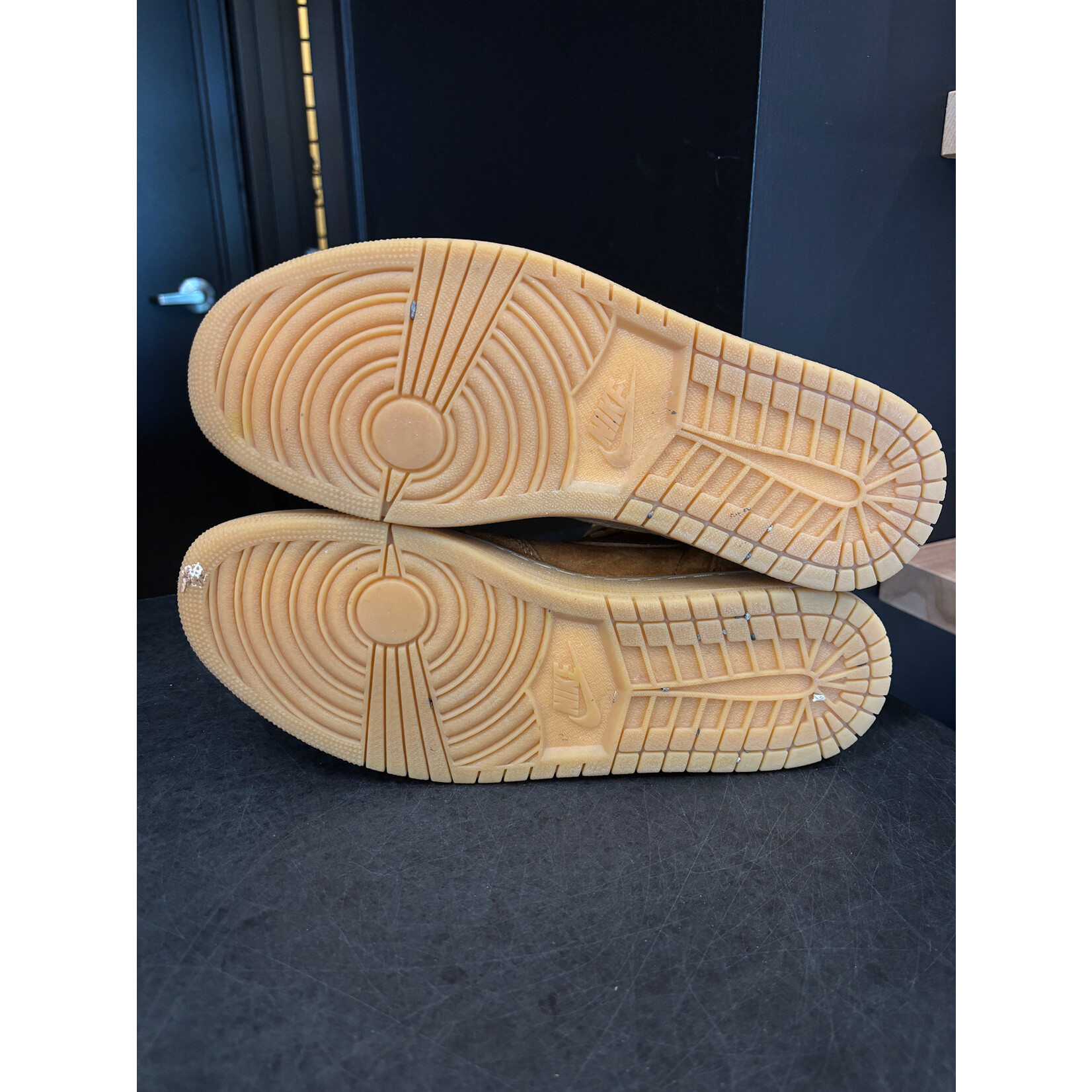 Jordan Jordan 1 Retro High Wheat Size 11, PREOWNED NO BOX