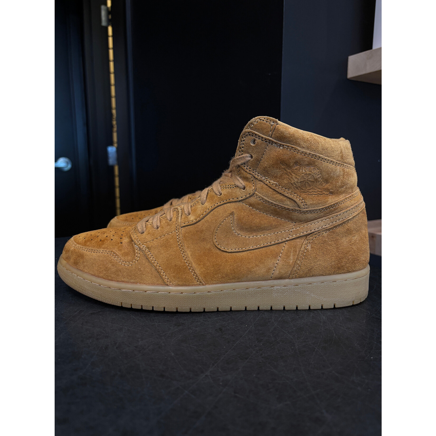 Jordan Jordan 1 Retro High Wheat Size 11, PREOWNED NO BOX