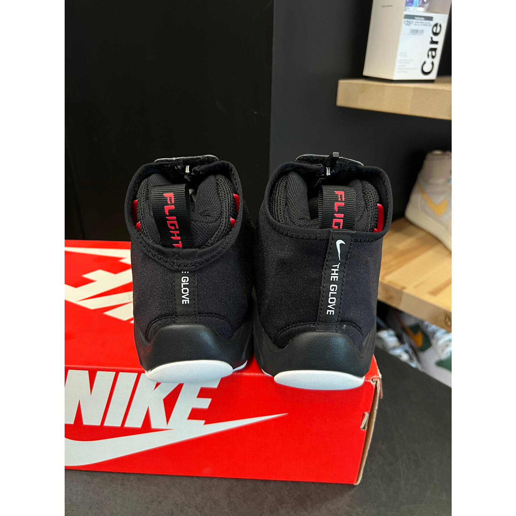 Nike Nike Air Zoom Flight '98 The Glove Black/White OG Size 8.5, PREOWNED