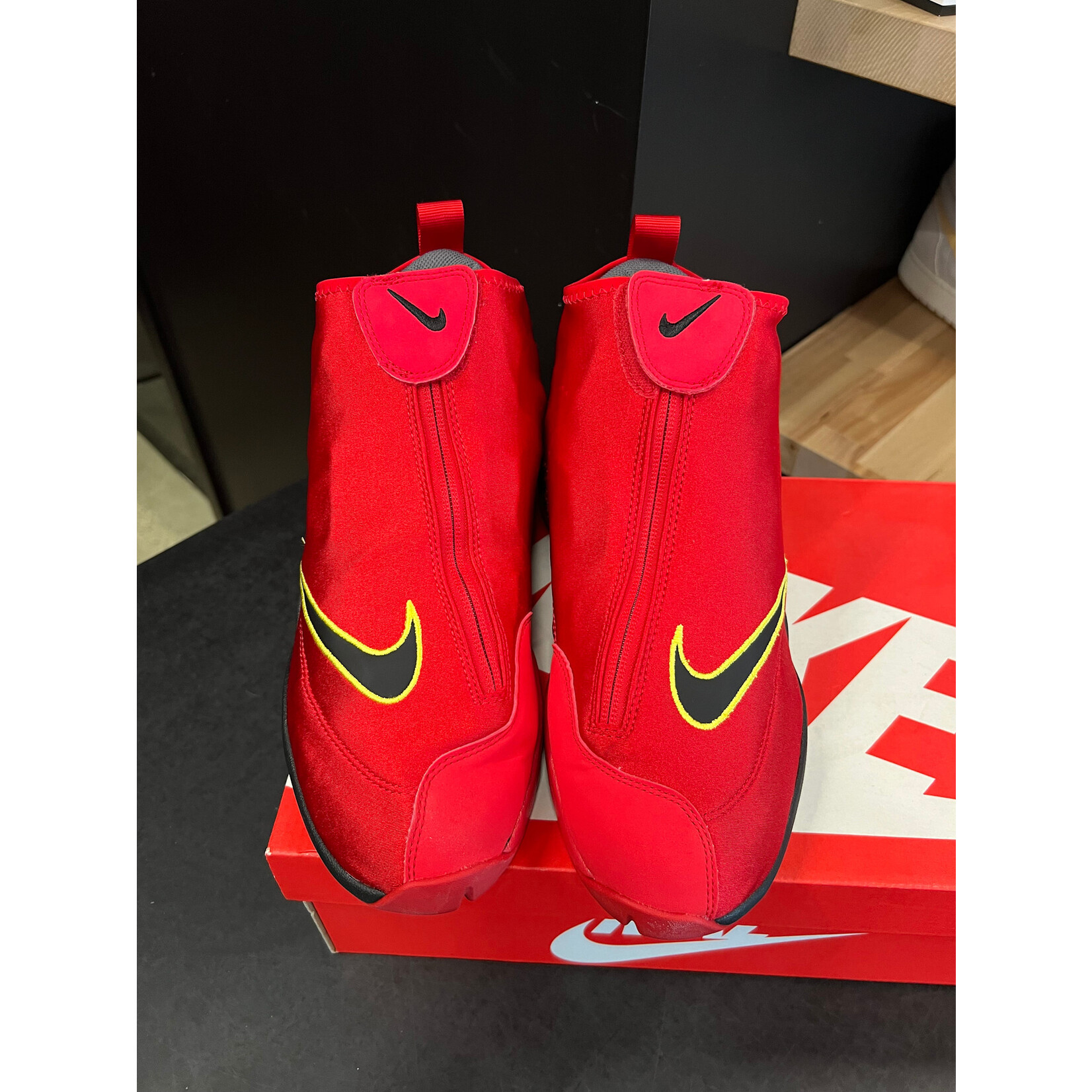Nike Nike Air Zoom Flight 98 The Glove Miami Heat Size 8.5, PREOWNED