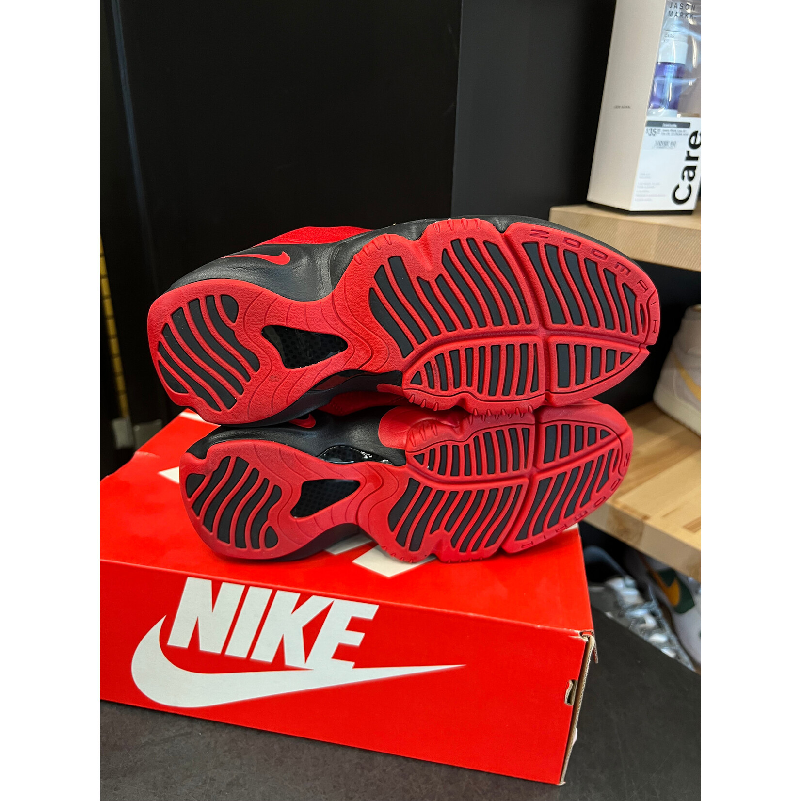 Nike Nike Air Zoom Flight 98 The Glove Miami Heat Size 8.5, PREOWNED