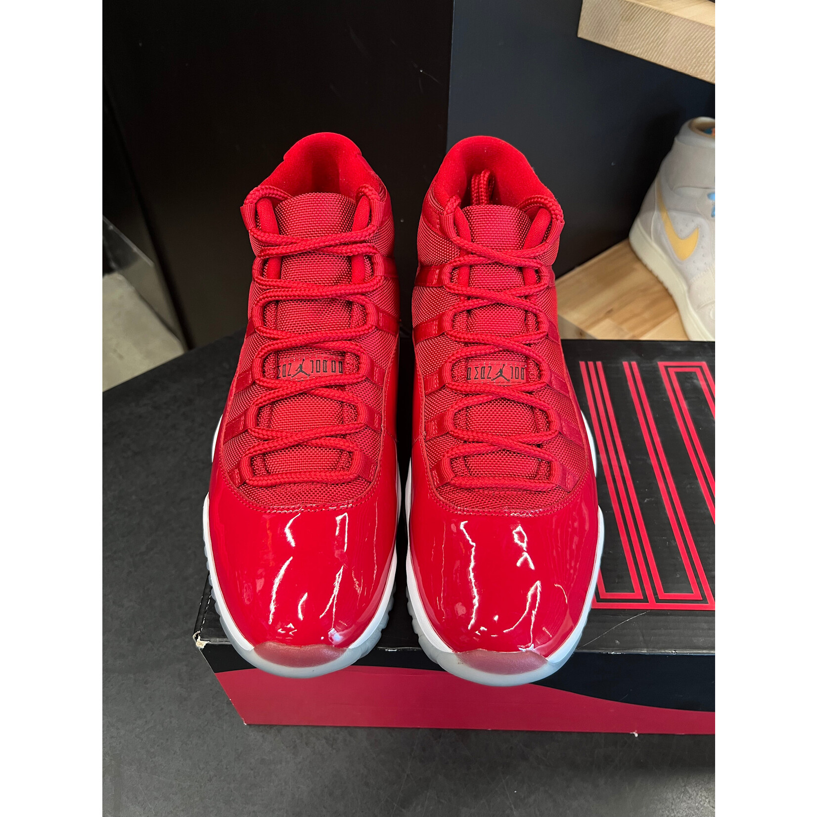Jordan Jordan 11 Retro Win Like 96 Size 10.5, PREOWNED