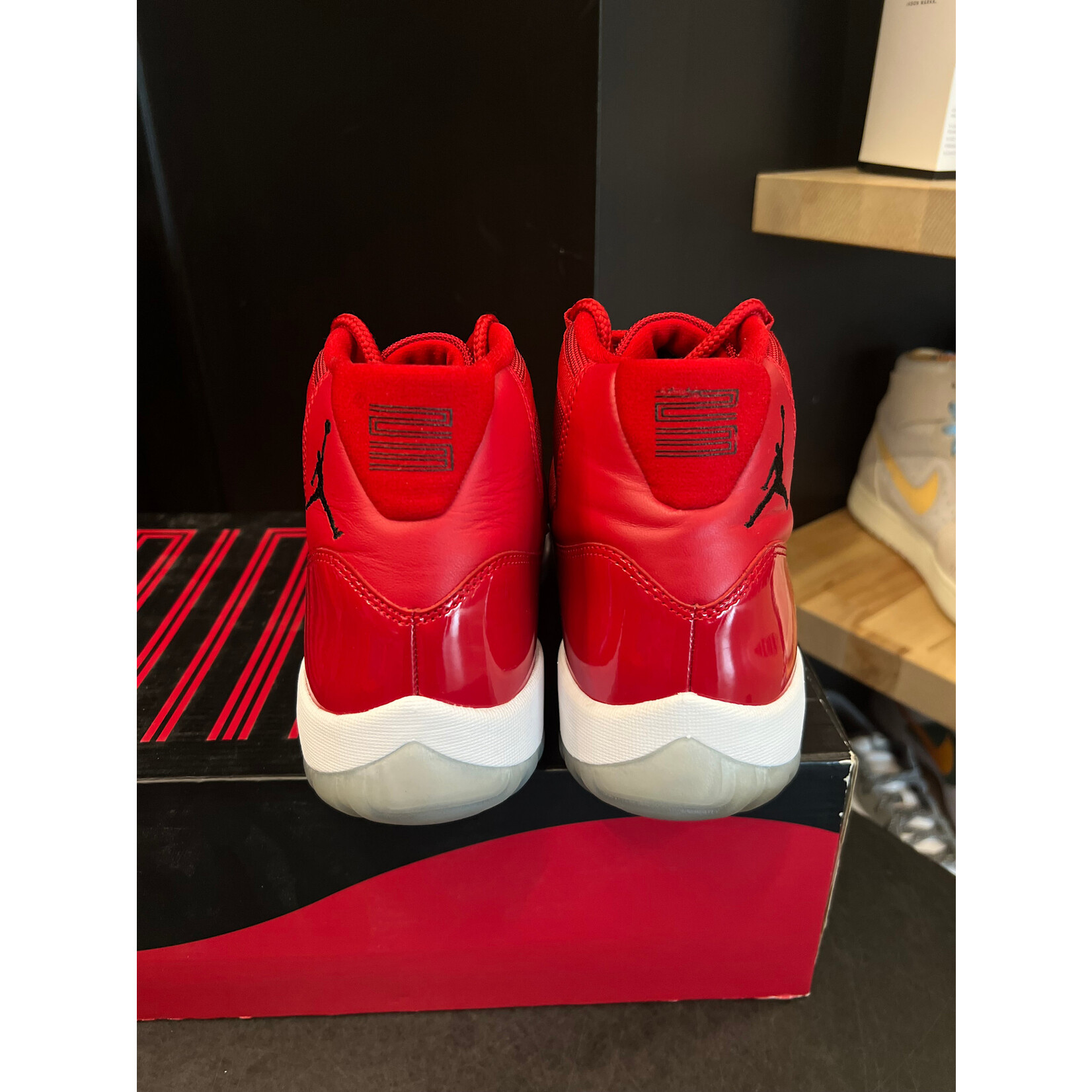 Jordan Jordan 11 Retro Win Like 96 Size 10.5, PREOWNED