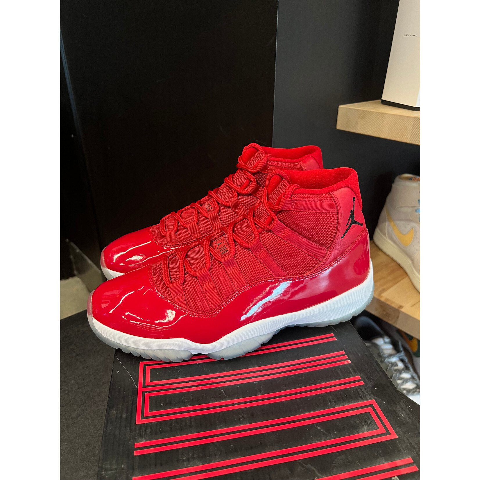 Jordan Jordan 11 Retro Win Like 96 Size 10.5, PREOWNED
