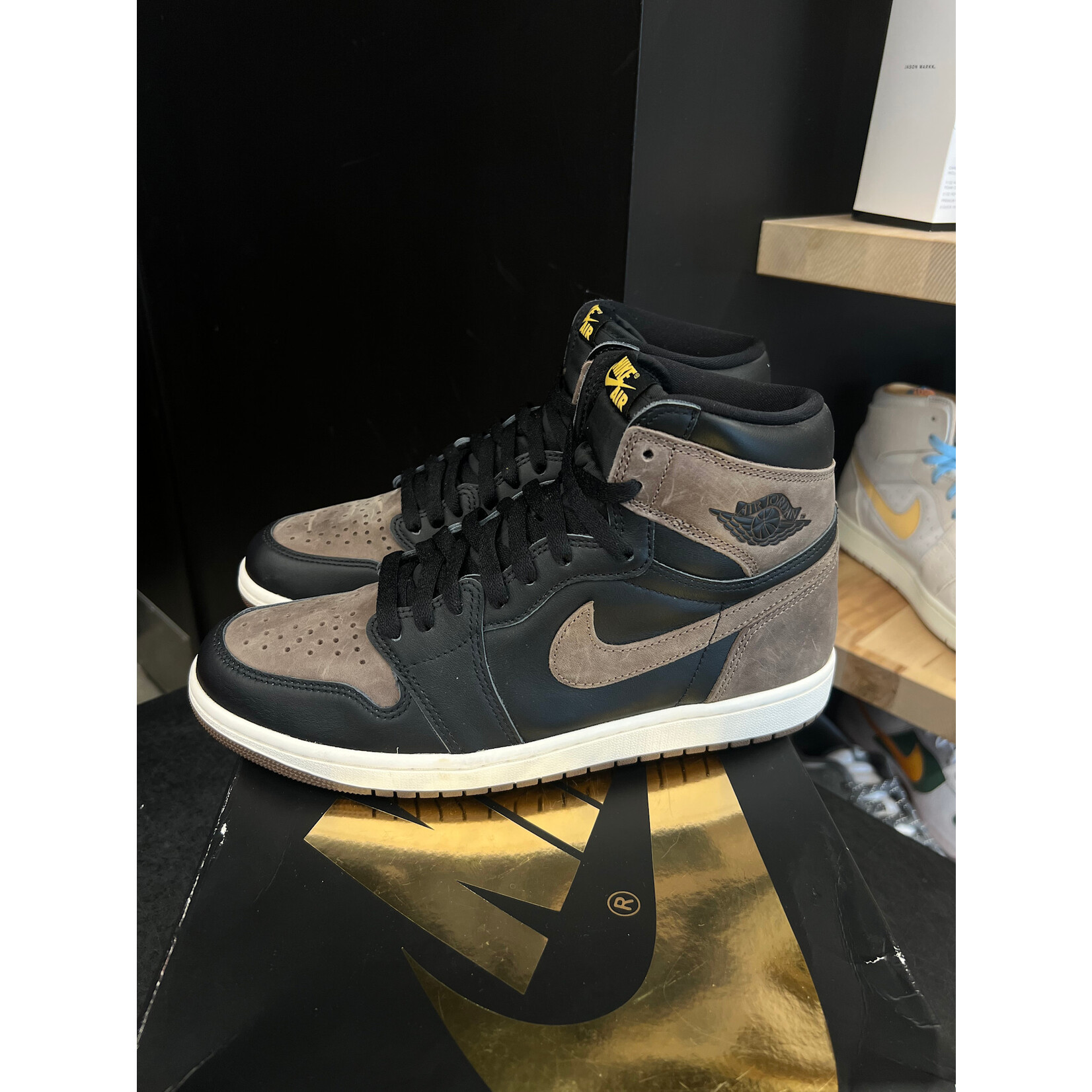 Jordan Jordan 1 Retro High OG Palomino Size 10, PREOWNED