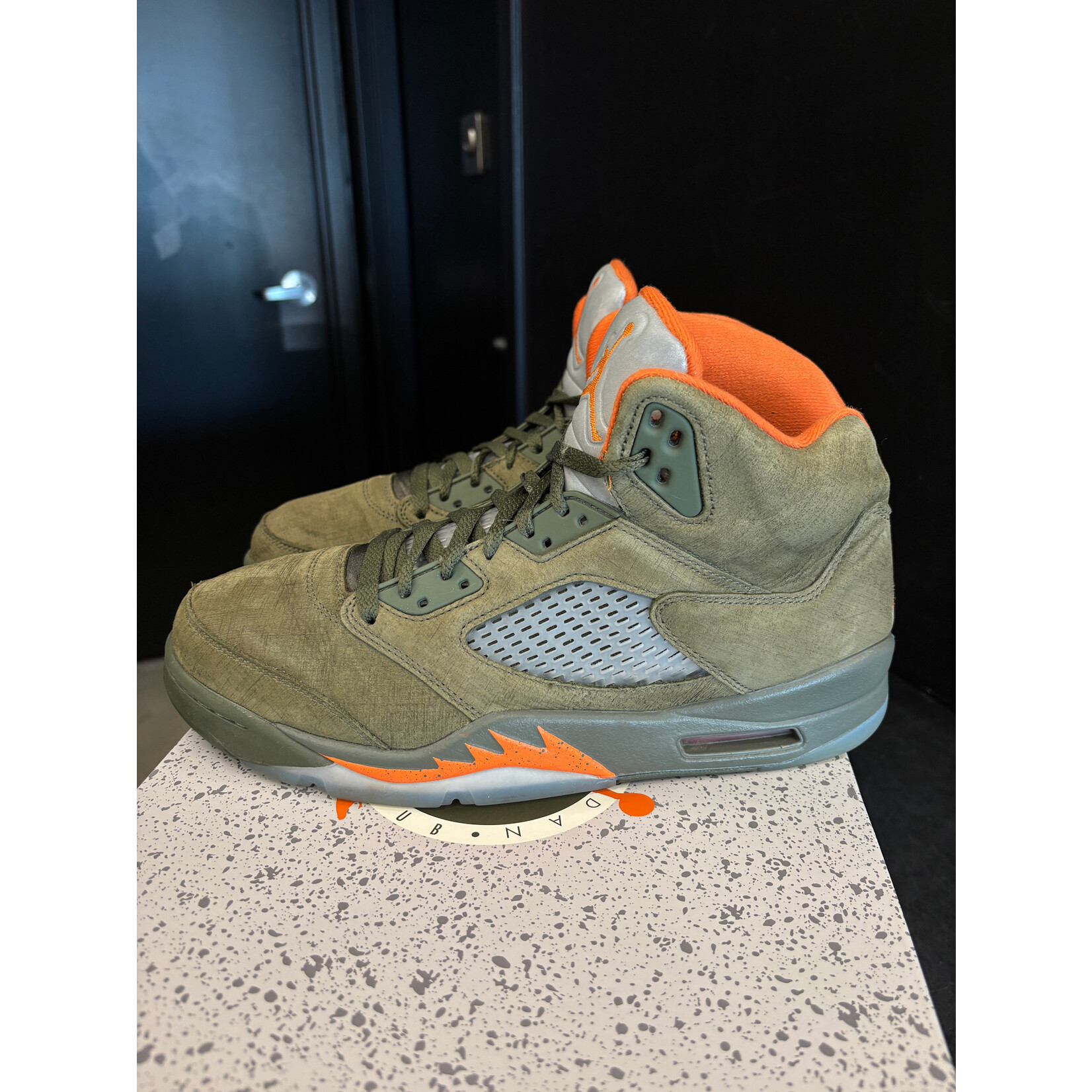 Jordan Jordan 5 Retro Olive (2024) Size 10.5, PREOWNED