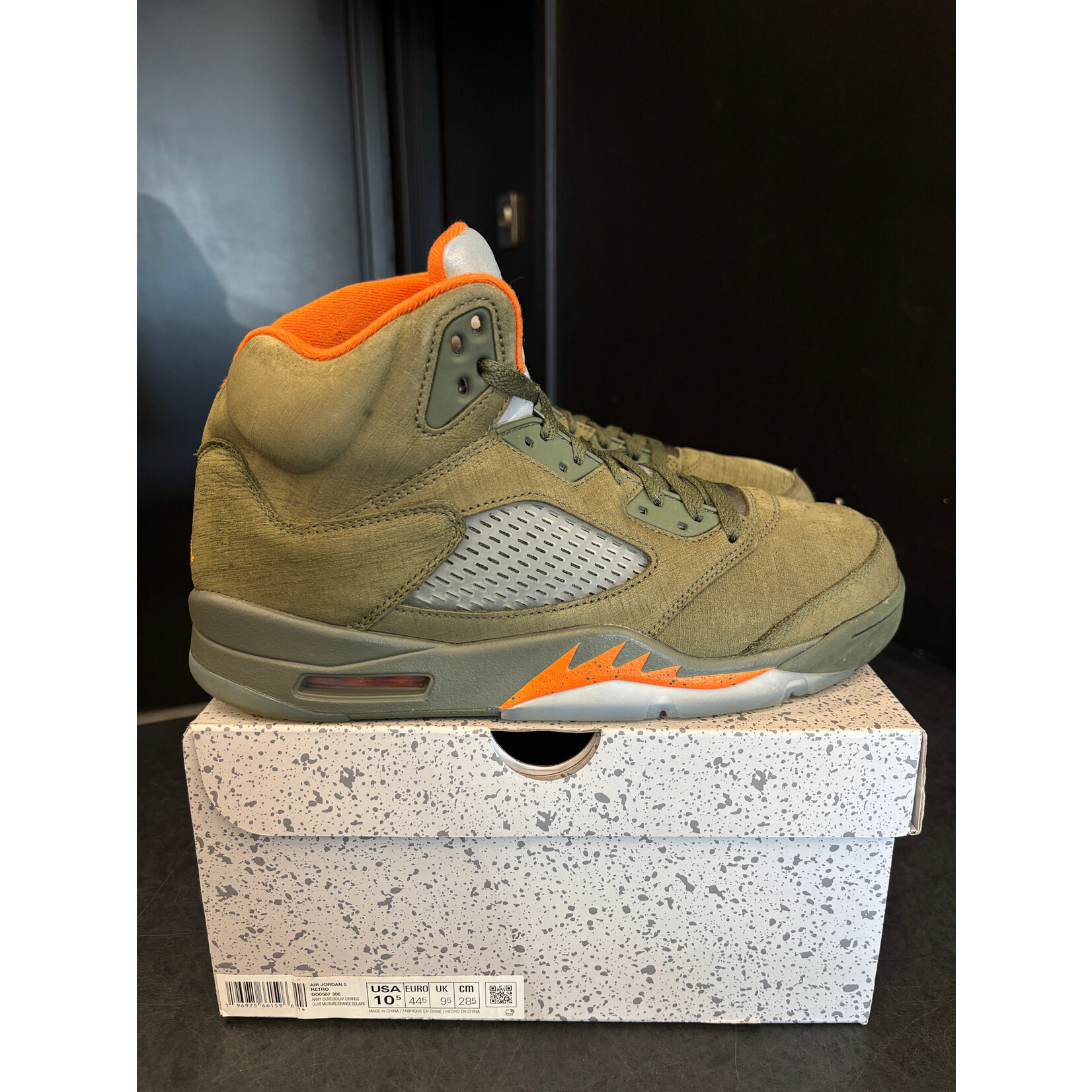 Jordan Jordan 5 Retro Olive (2024) Size 10.5, PREOWNED