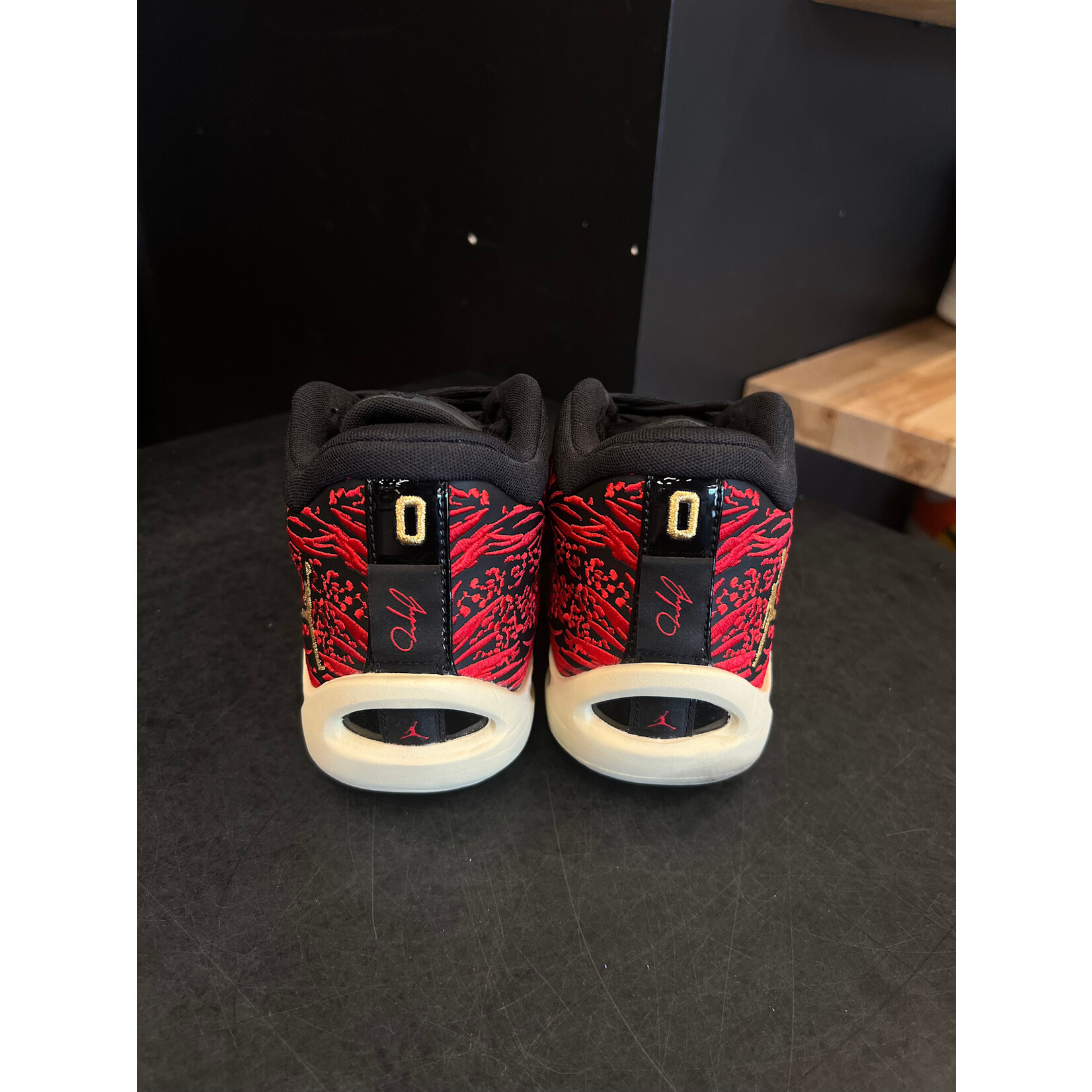 Jordan Jordan Tatum 1 Zoo Size 8.5, PREOWNED