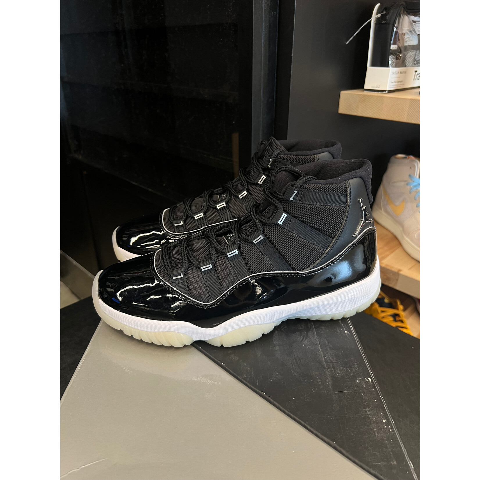 Jordan Jordan 11 Retro Jubilee 25th Anniversary Size 9.5, PREOWNED