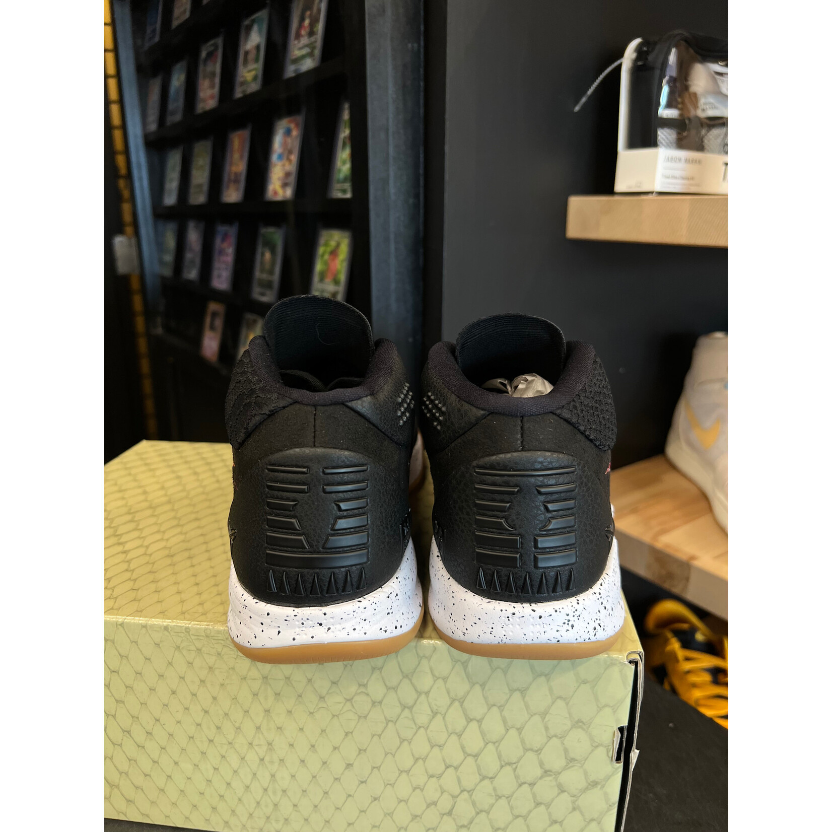 Nike Nike Kobe A.D. Mid Black Gum Size 9, PREOWNED