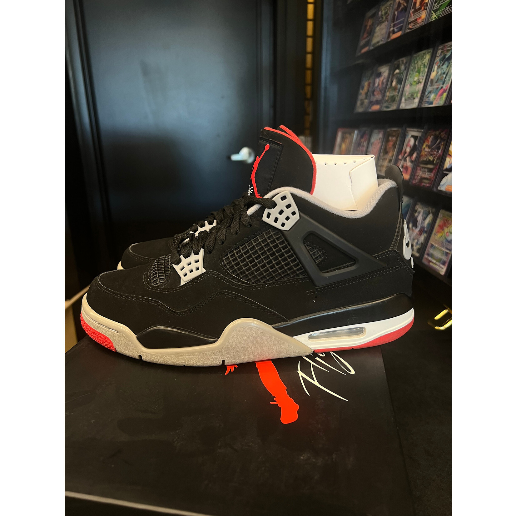 Jordan Jordan 4 Retro Bred (2019) Size 8.5, PREOWNED