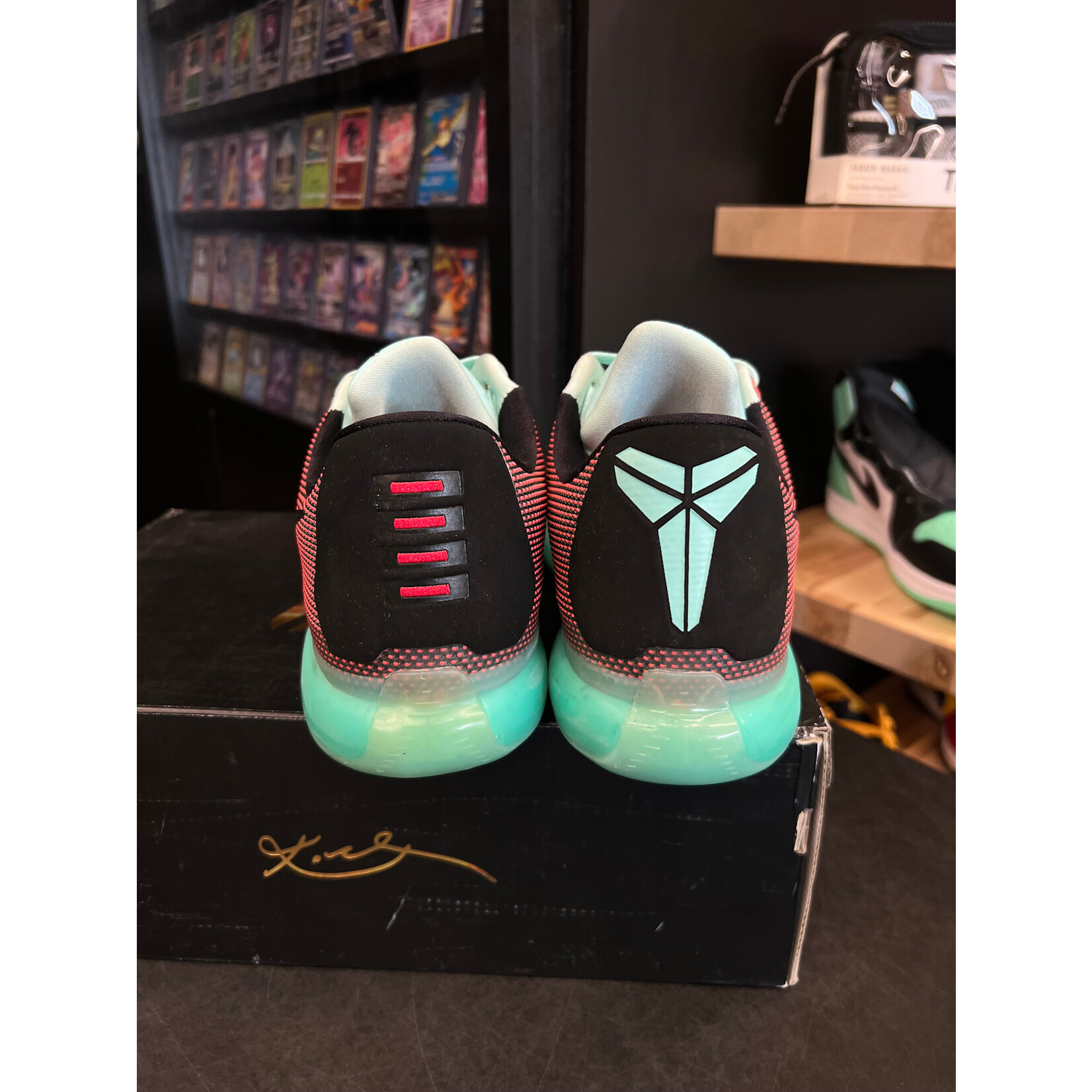 Nike Nike Kobe 10 Easter Size 12, PREOWNED