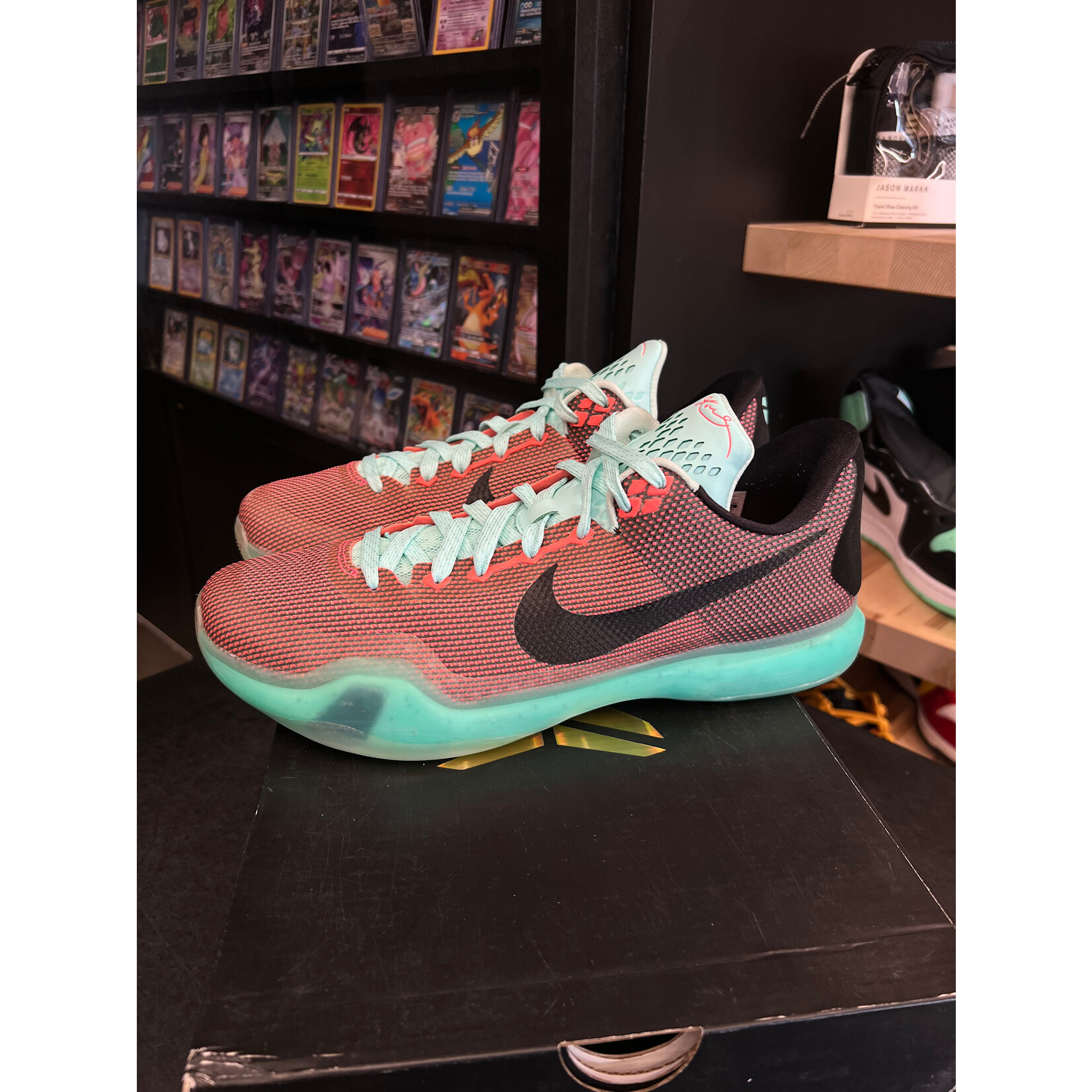 Nike Nike Kobe 10 Easter Size 12, PREOWNED