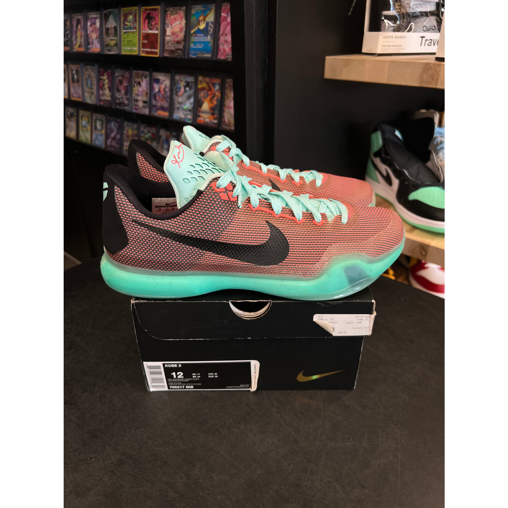 Nike Nike Kobe 10 Easter Size 12, PREOWNED