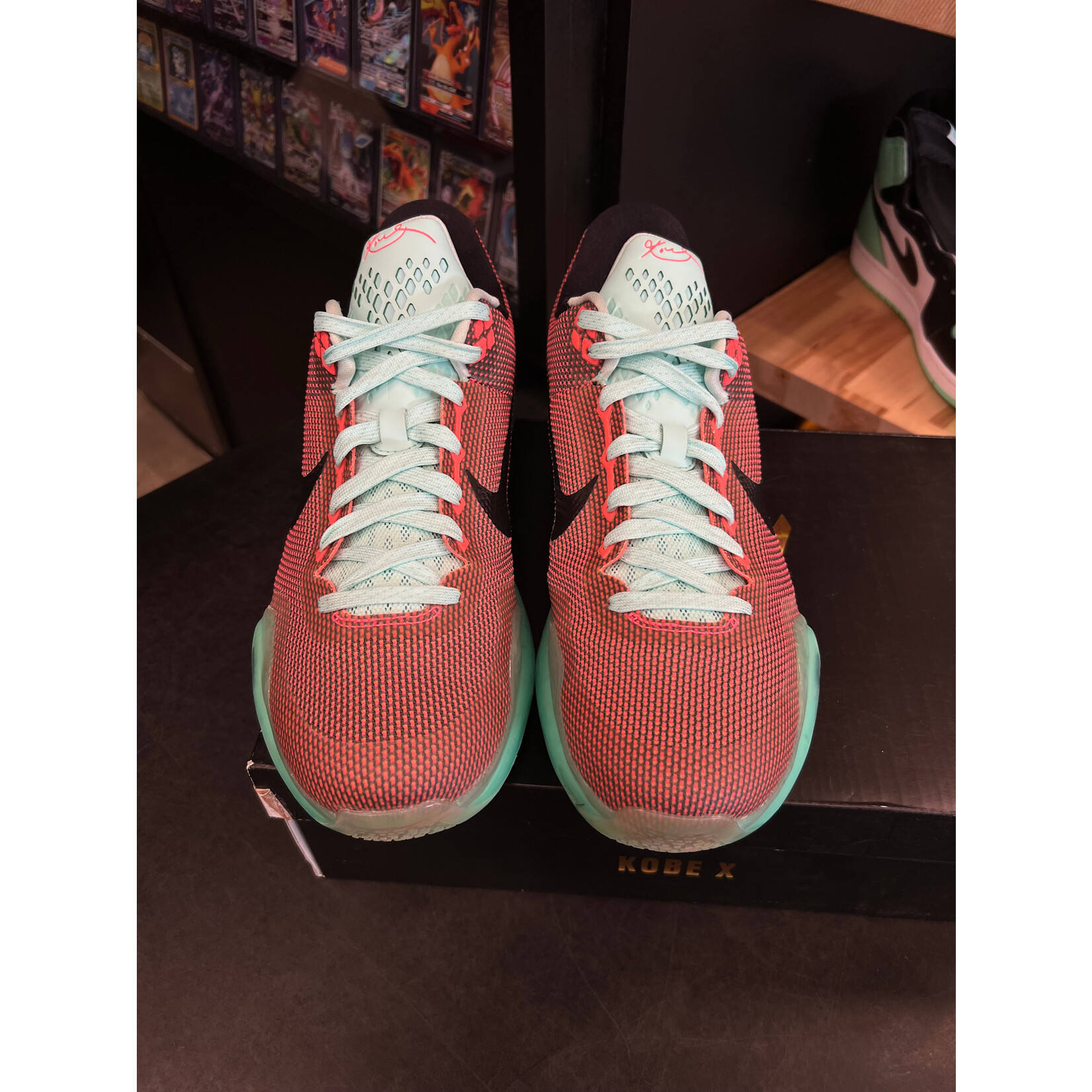 Nike Nike Kobe 10 Easter Size 12, PREOWNED