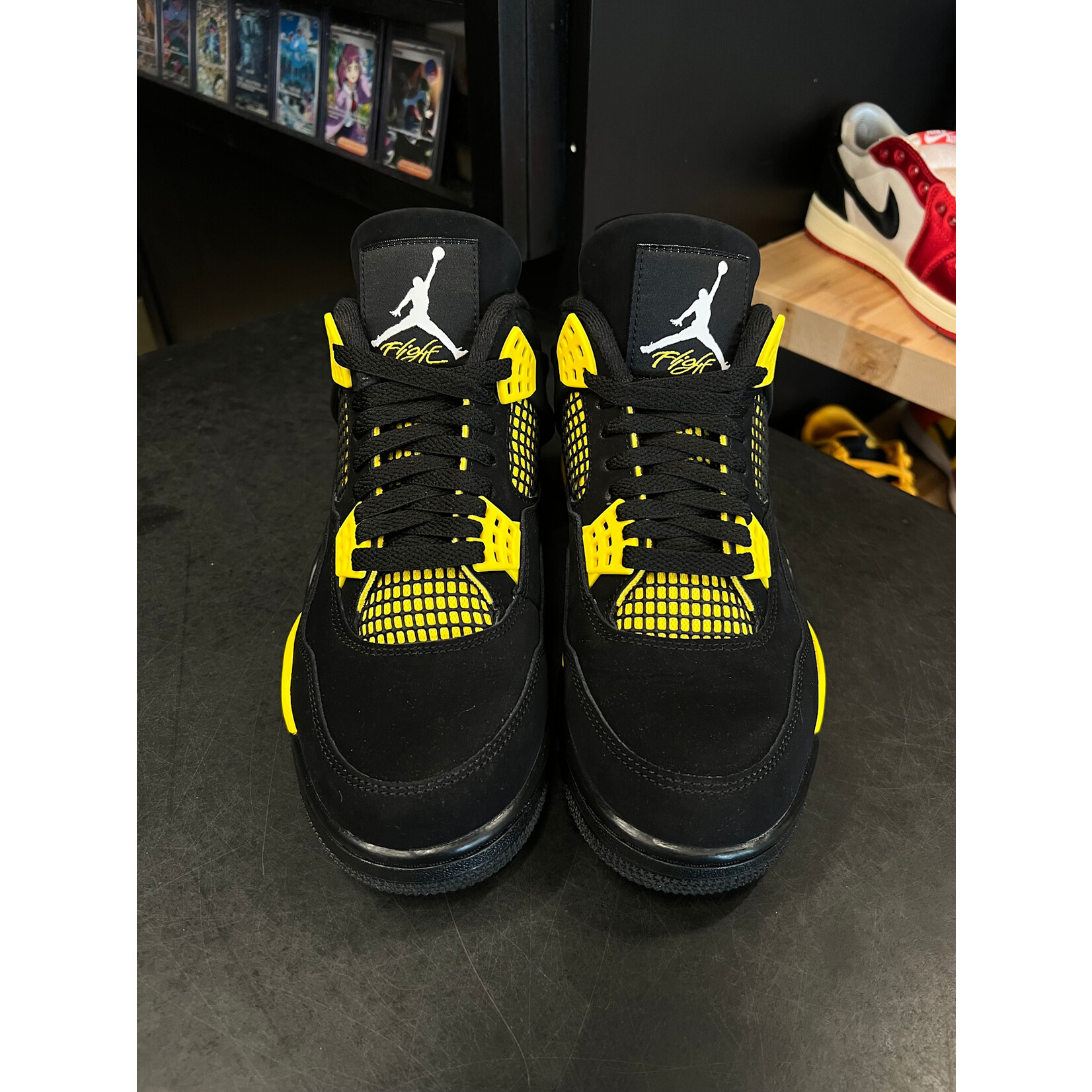 Jordan Jordan 4 Retro Thunder (2023) Size 8, PREOWNED