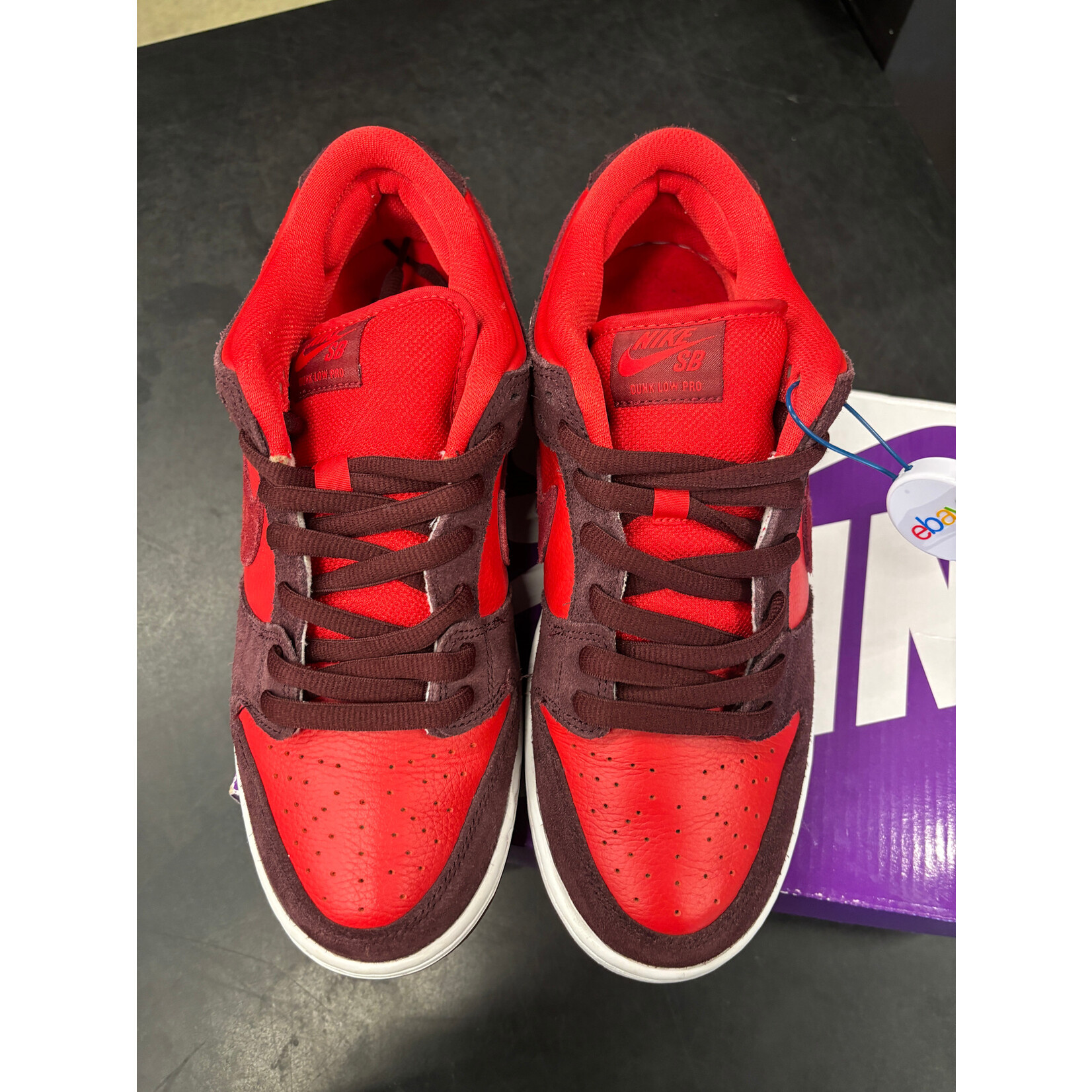 Nike Nike SB Dunk Low Cherry Size 9, PREOWNED