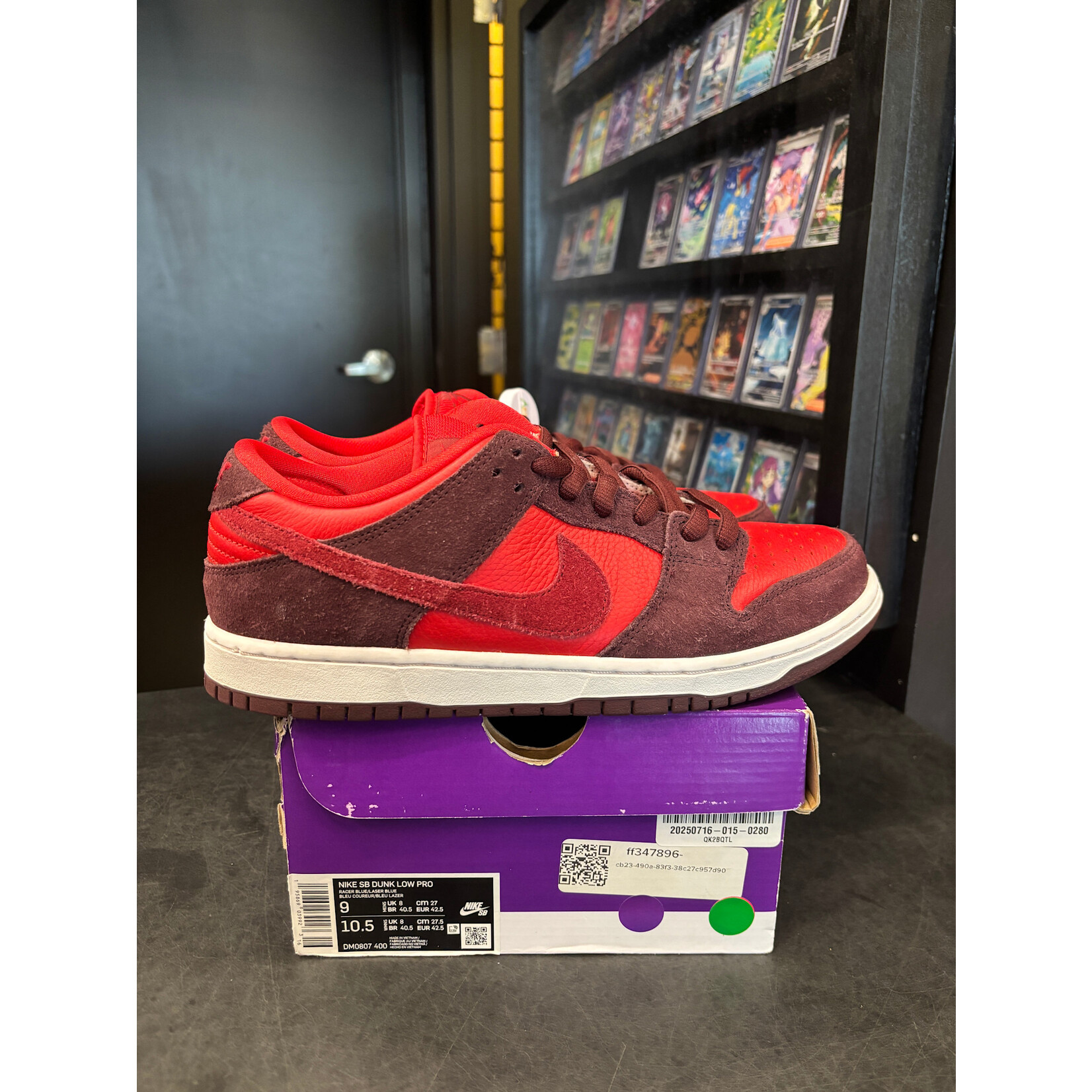 Nike Nike SB Dunk Low Cherry Size 9, PREOWNED