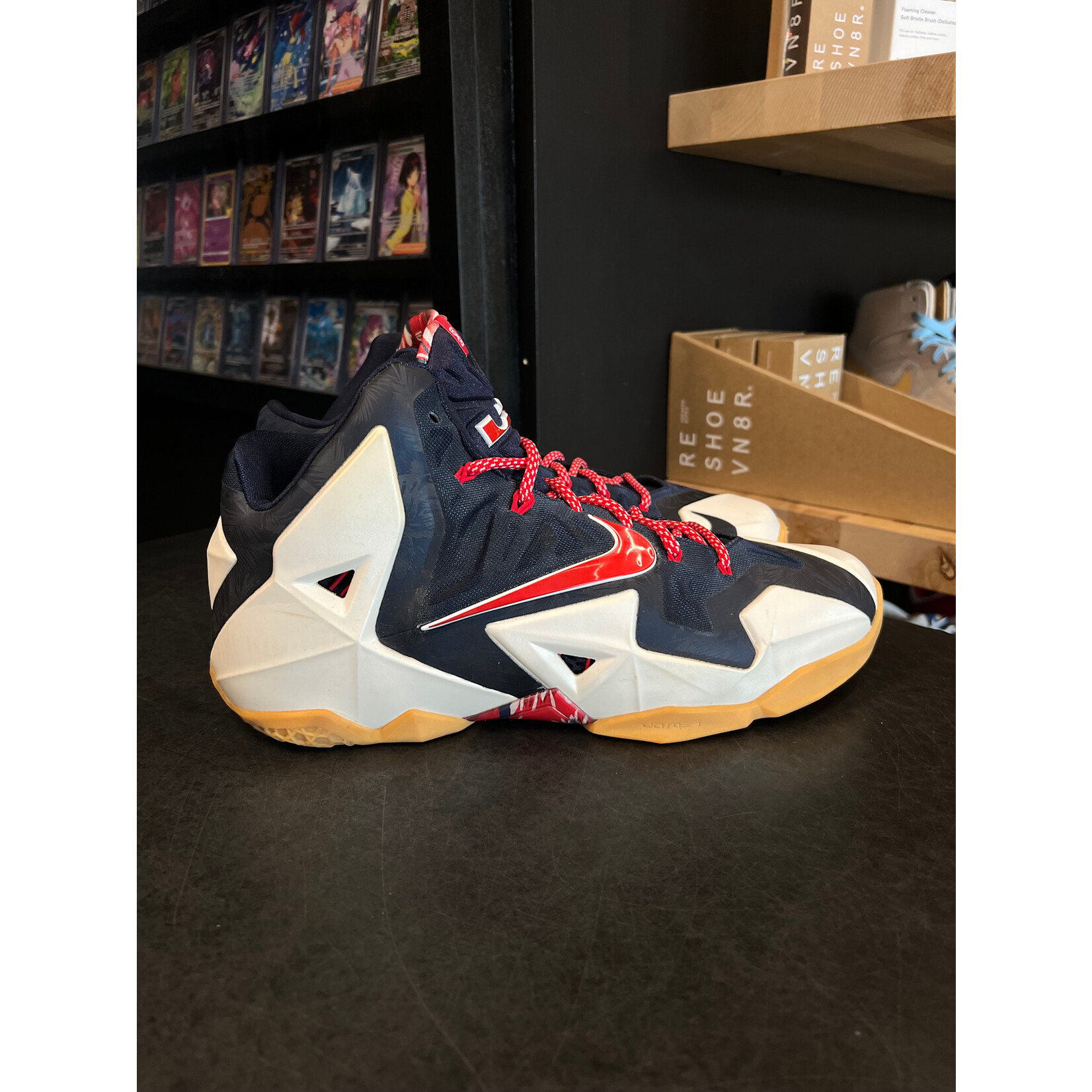 Nike Nike LeBron 11 Independence Day Size 10, PREOWNED