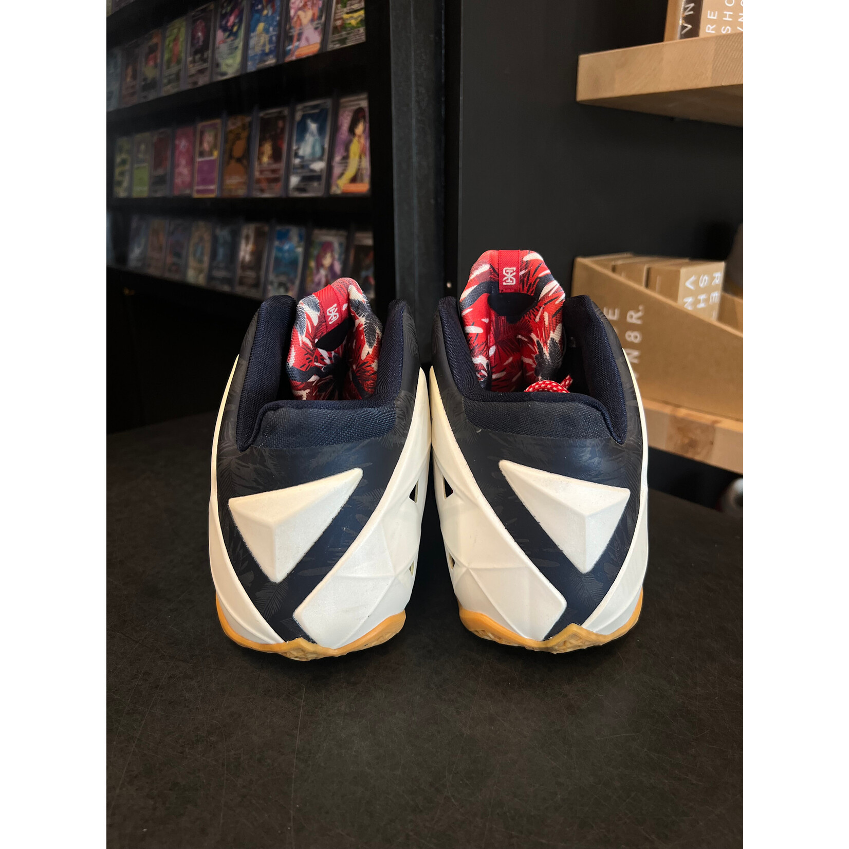 Nike Nike LeBron 11 Independence Day Size 10, PREOWNED