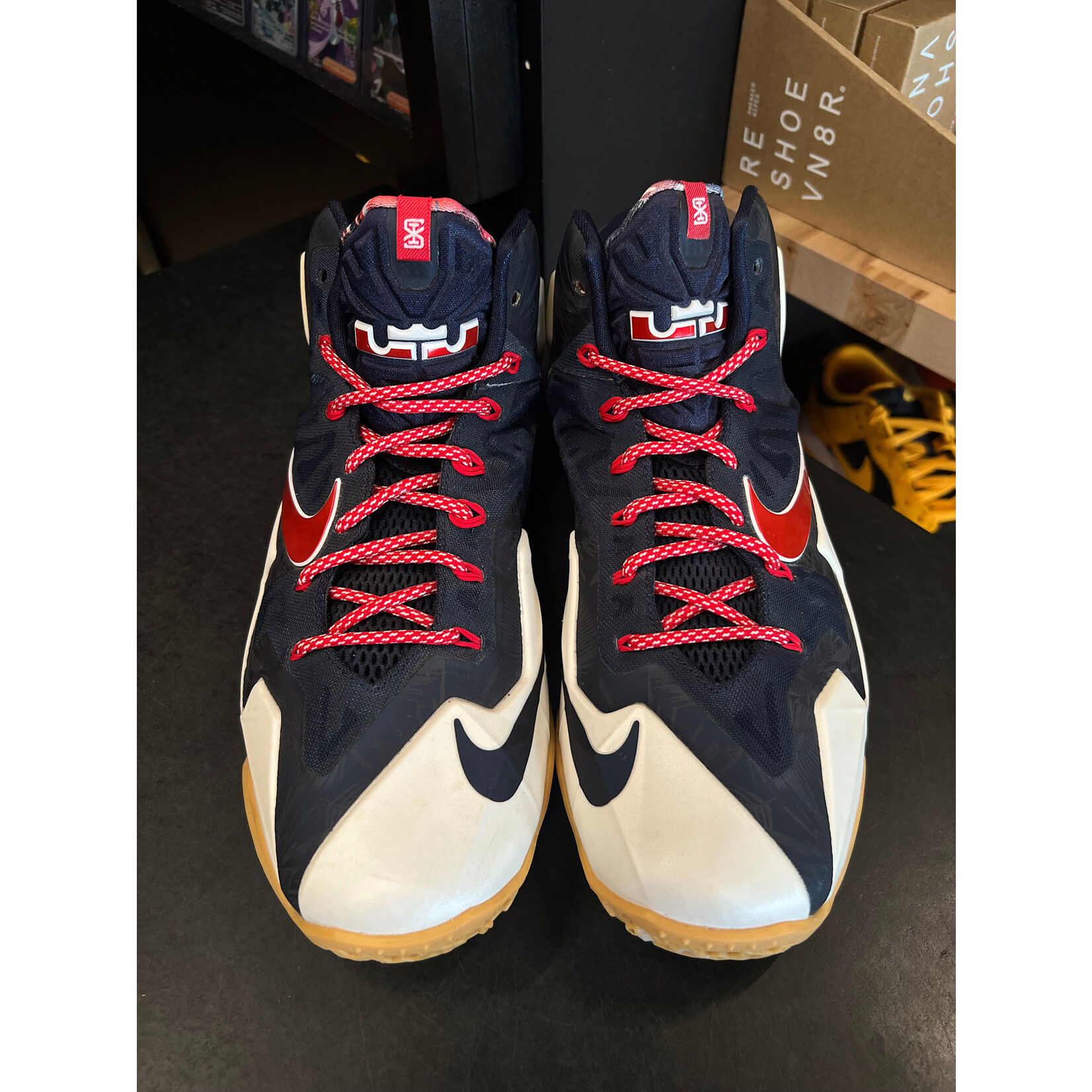 Nike Nike LeBron 11 Independence Day Size 10, PREOWNED