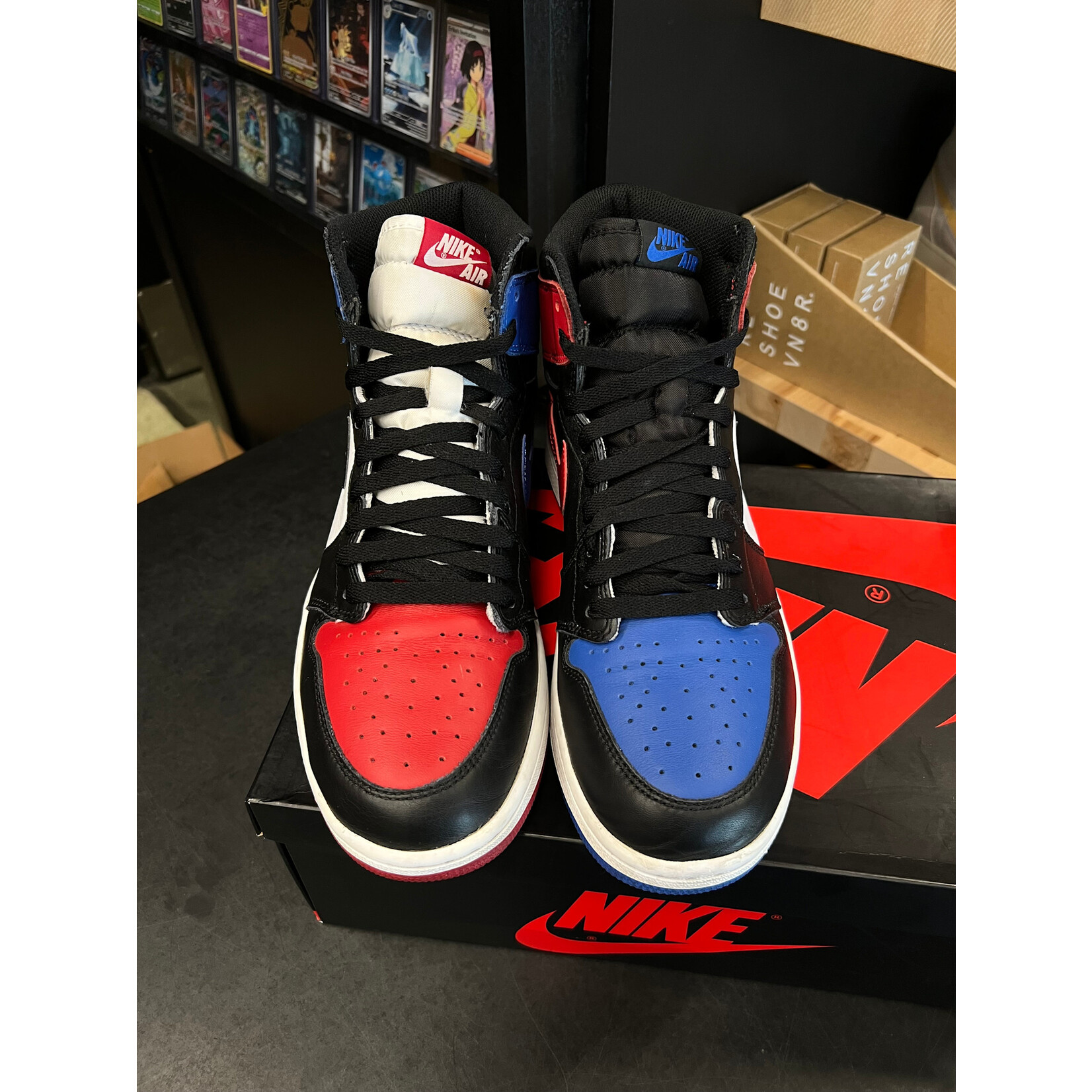 Jordan Jordan 1 Retro Top 3 Size 10.5, PREOWNED