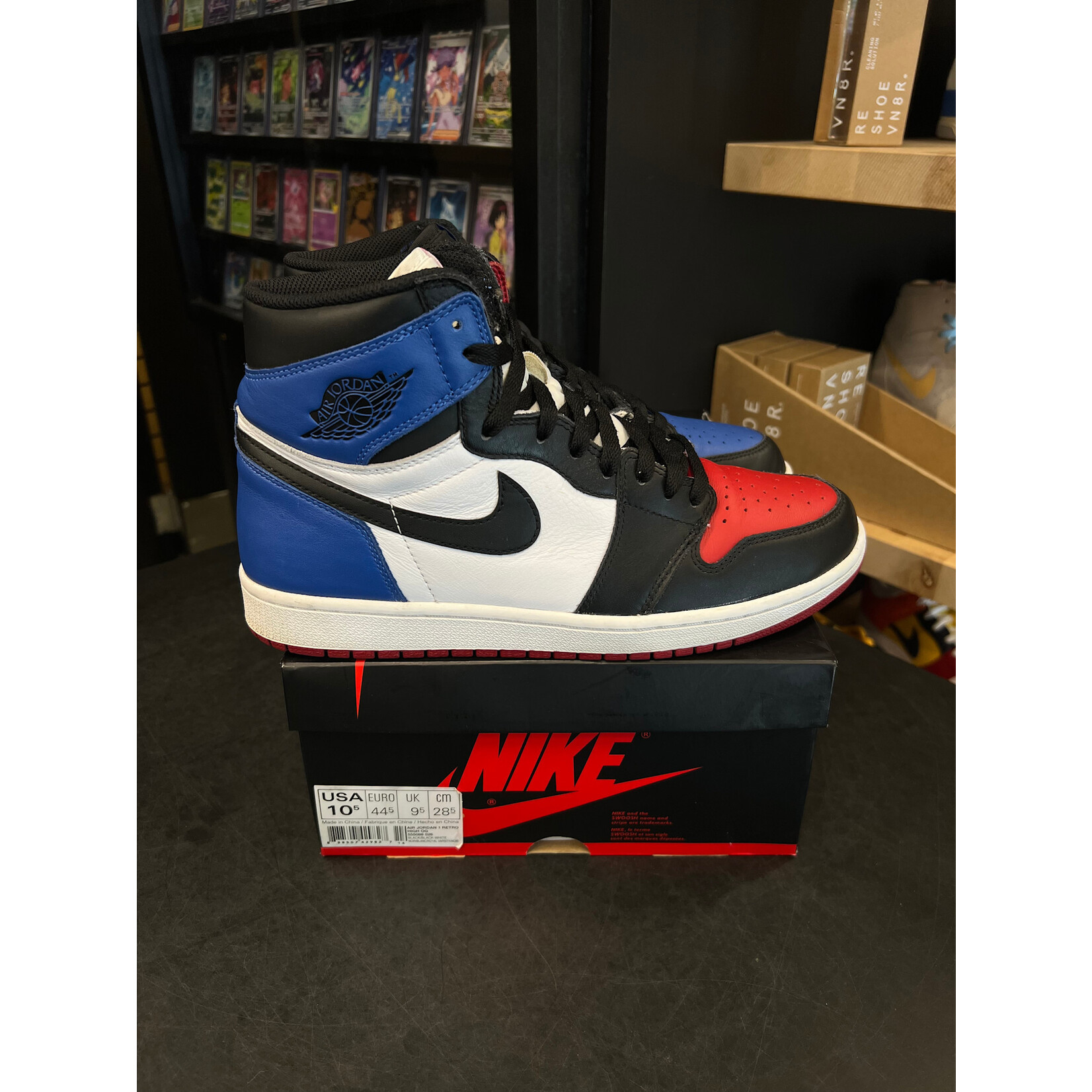 Jordan Jordan 1 Retro Top 3 Size 10.5, PREOWNED