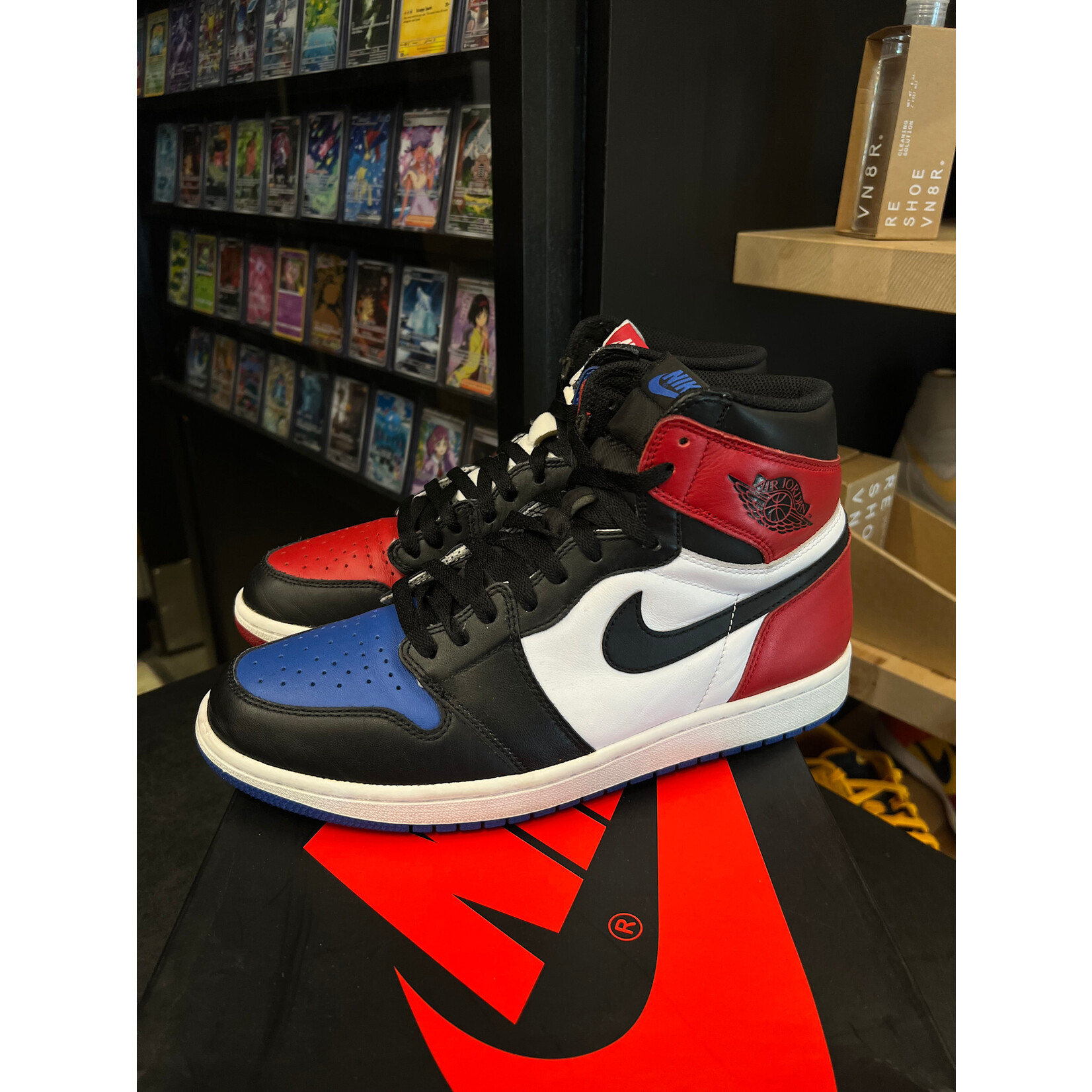Jordan Jordan 1 Retro Top 3 Size 10.5, PREOWNED