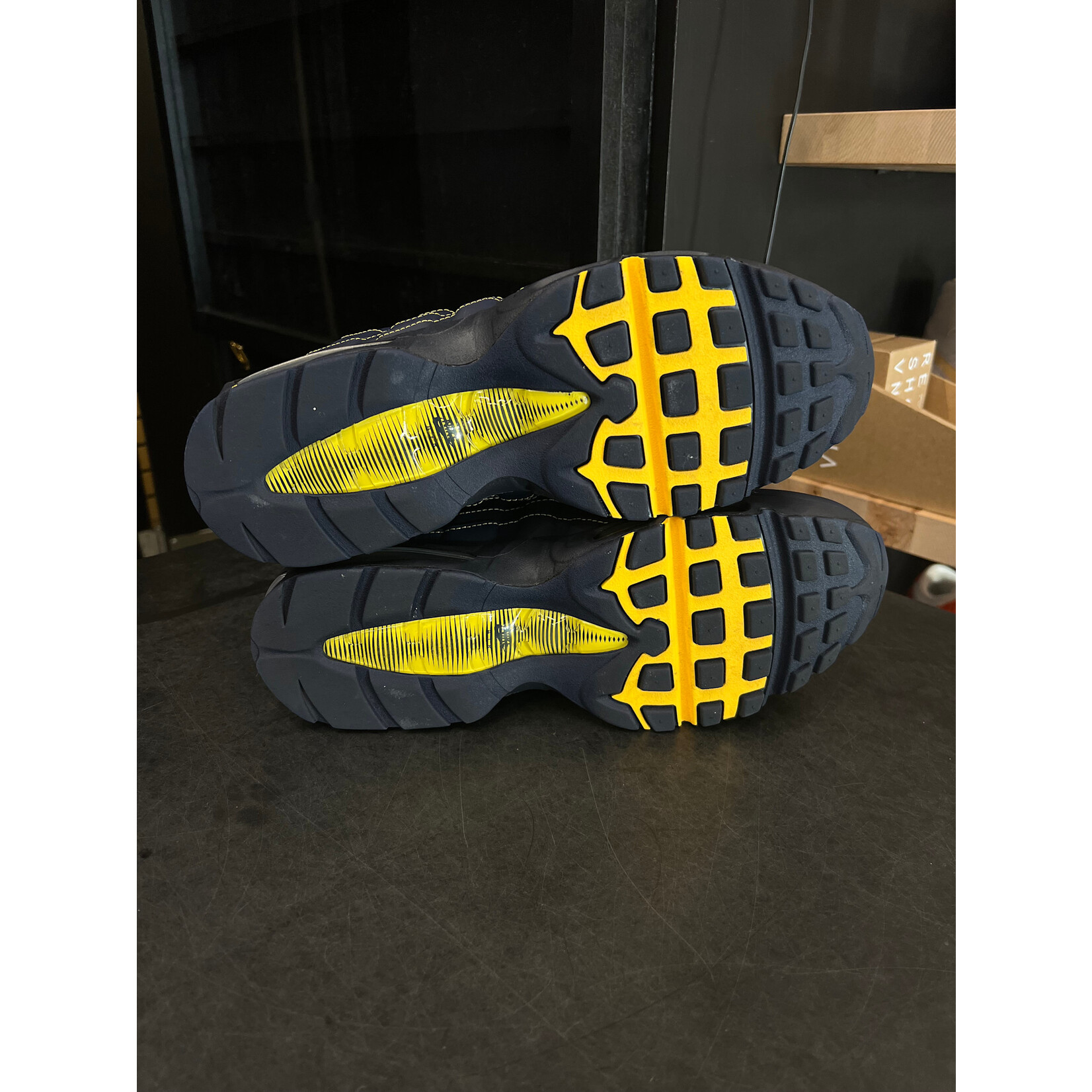 Nike Nike Air Max 95 OG Big Bubble Michigan Size 12, PREOWNED