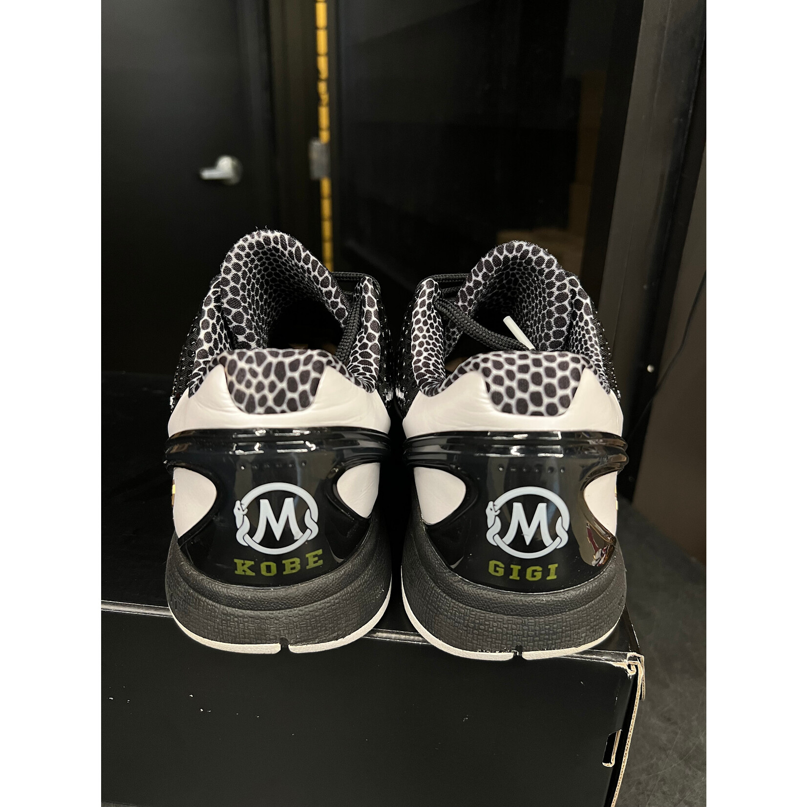 Nike Nike Kobe 6 Protro Mambacita Sweet 16 Size 11, PREOWNED