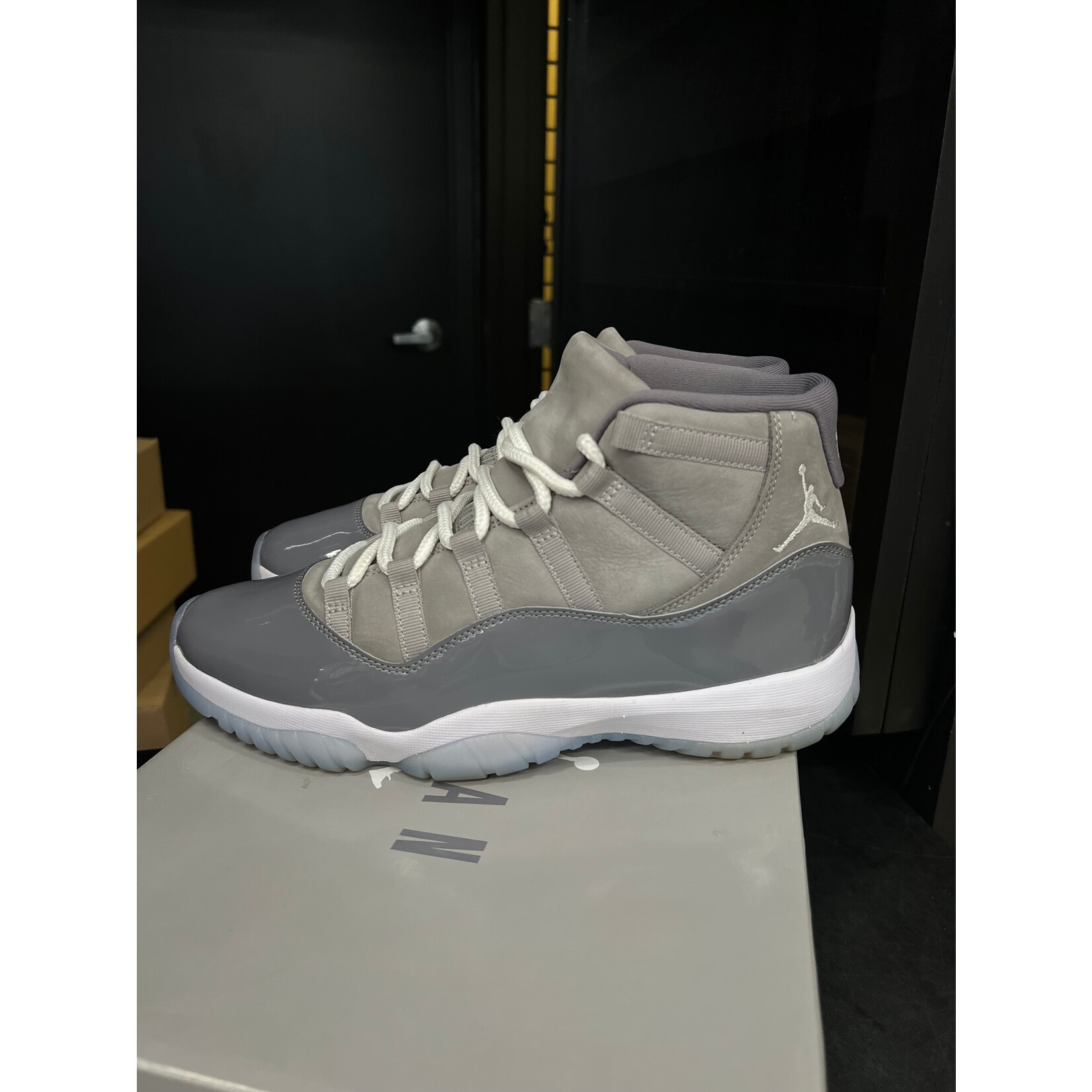 Jordan Jordan 11 Retro Cool Grey (2021) Size 11, PREOWNED