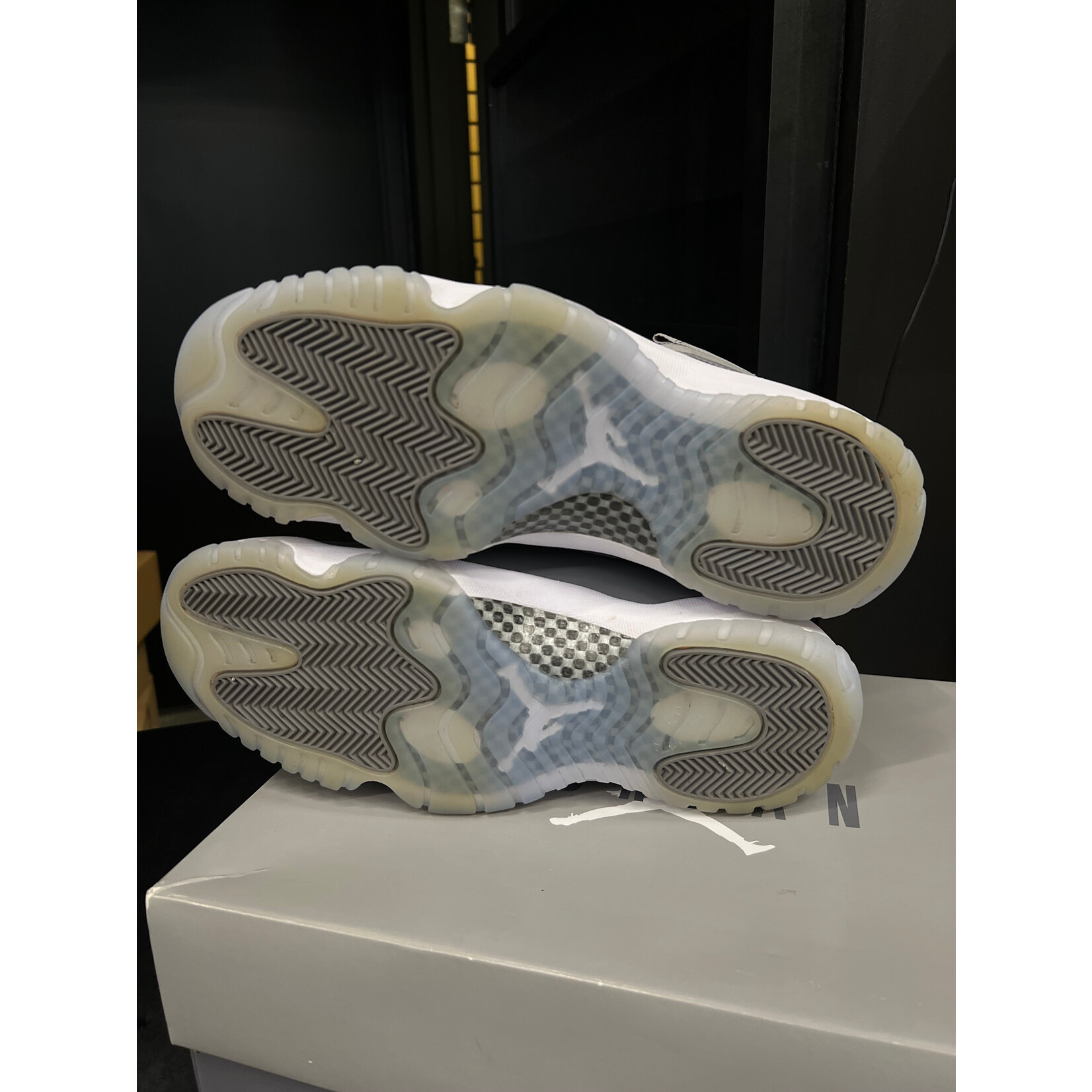 Jordan Jordan 11 Retro Cool Grey (2021) Size 11, PREOWNED