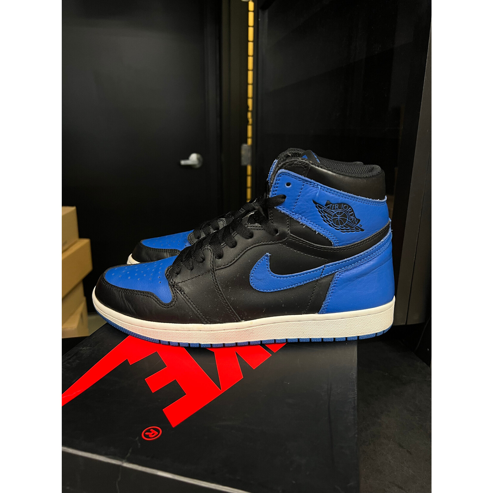 Jordan Jordan 1 Retro Royal (2017) Size 11, PREOWNED