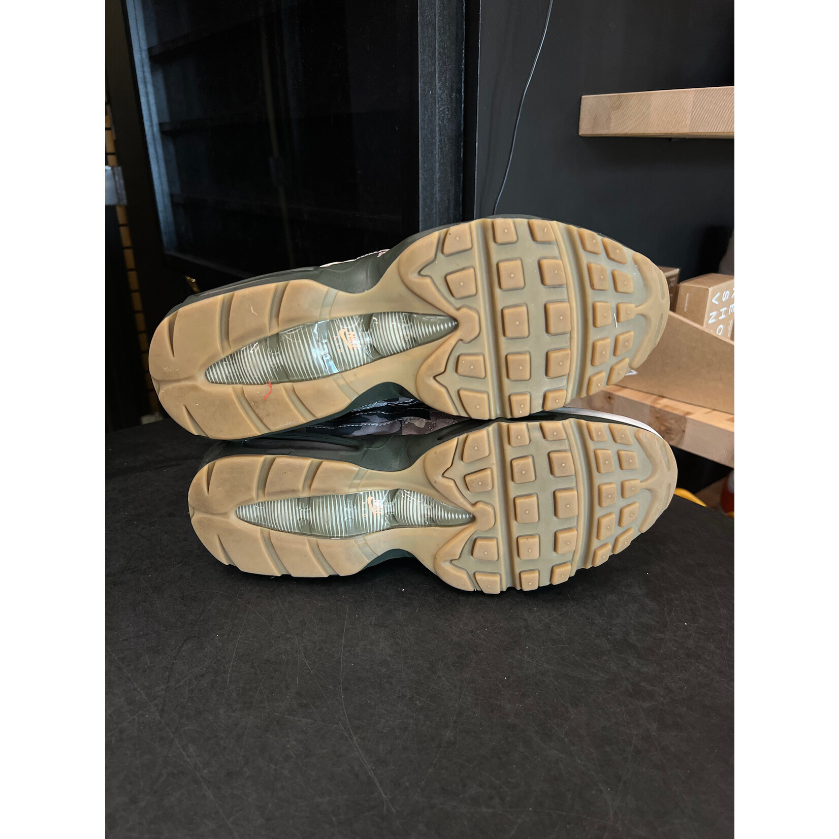Nike Nike Air Max 95 Camo Sunset Size 10.5, PREOWNED
