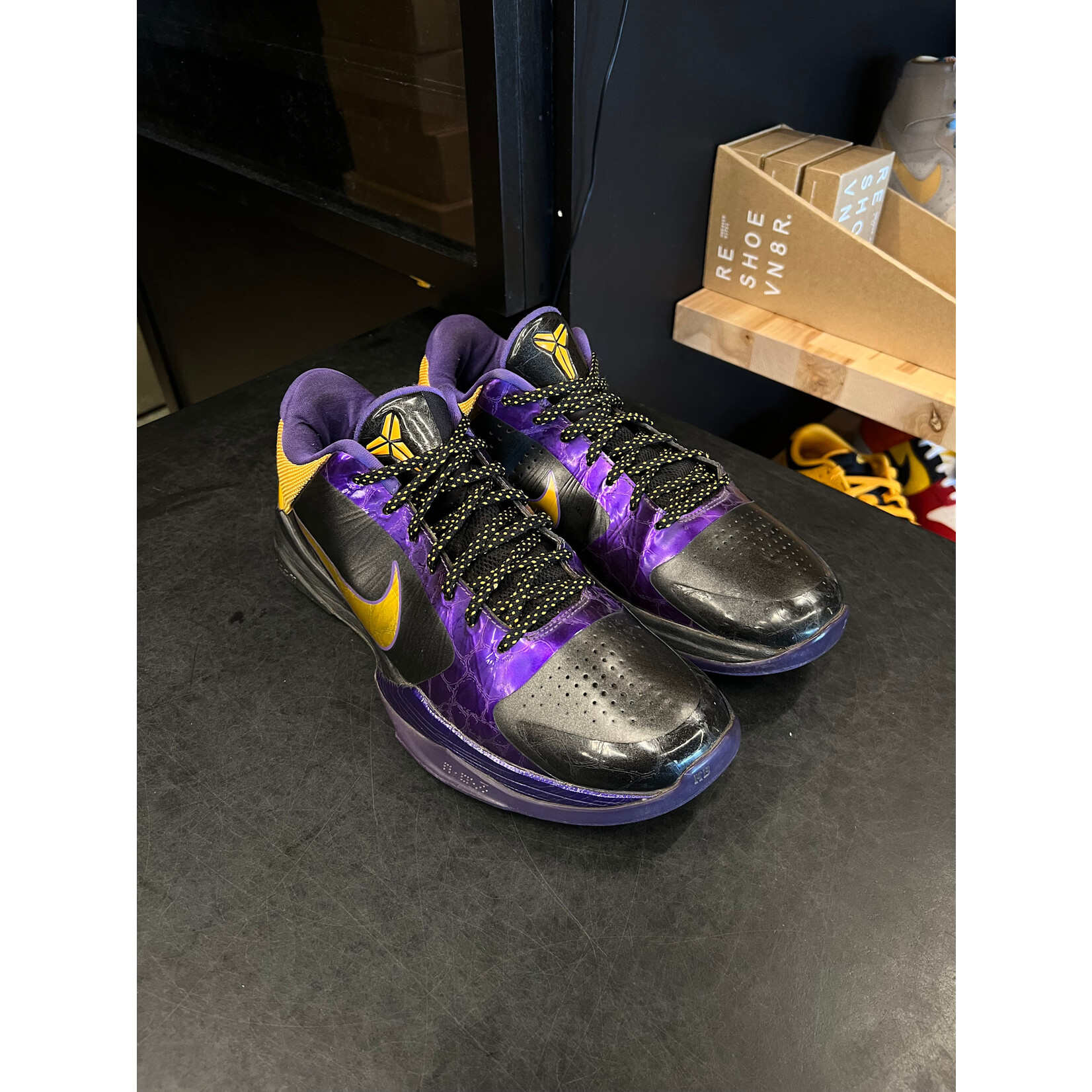 Nike Nike Kobe 5 Lakers Size 11, PREOWNED