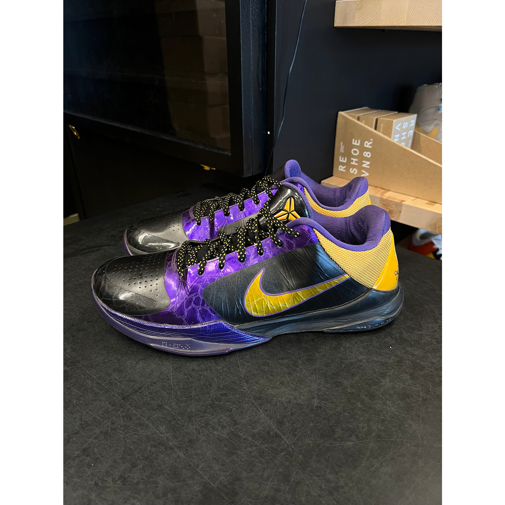 Nike Nike Kobe 5 Lakers Size 11, PREOWNED