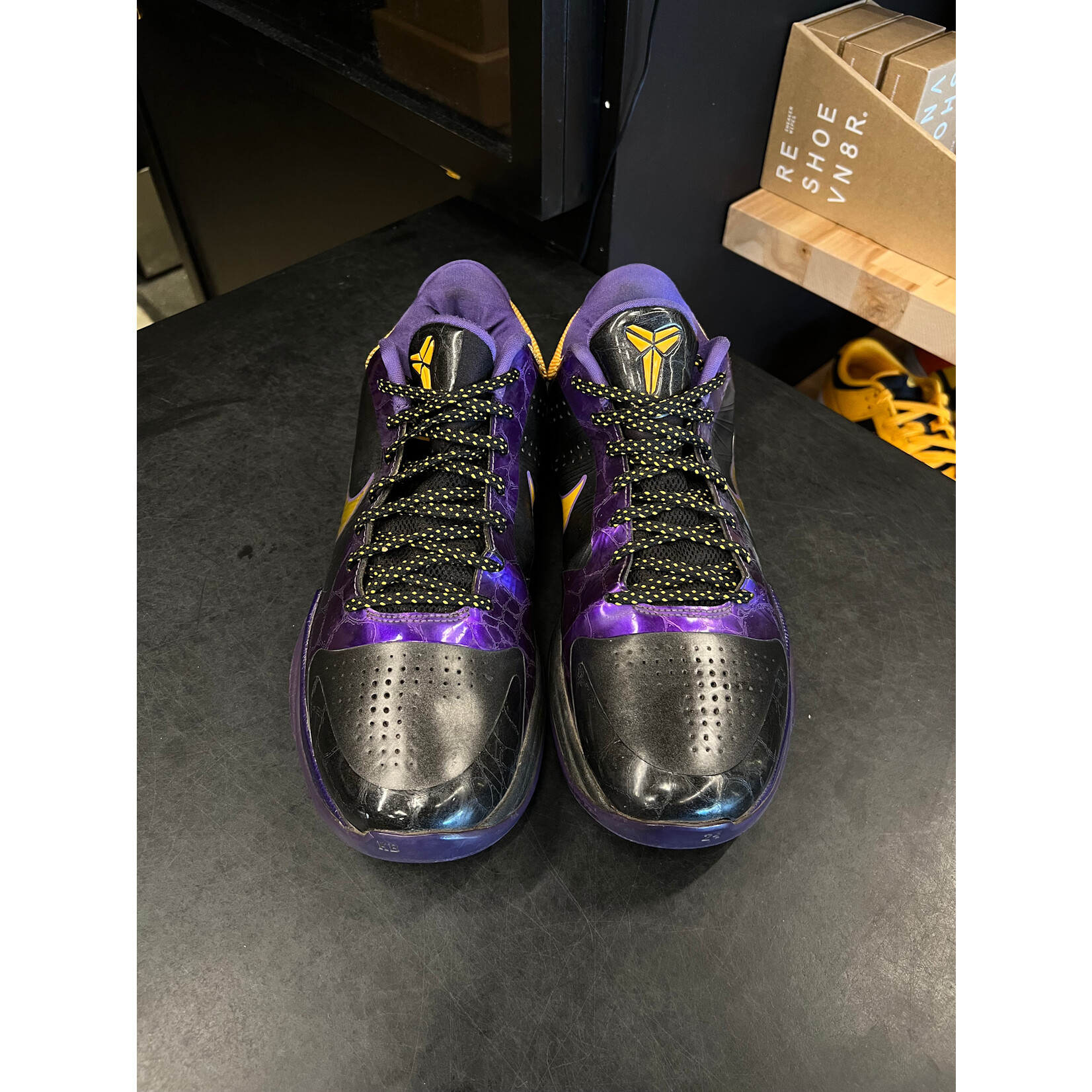 Nike Nike Kobe 5 Lakers Size 11, PREOWNED