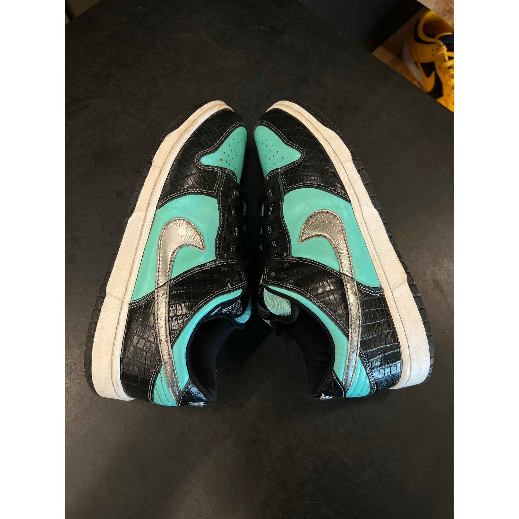 Nike Nike SB Dunk Low Diamond Supply Co. Size 8.5, PREOWNED NO BOX