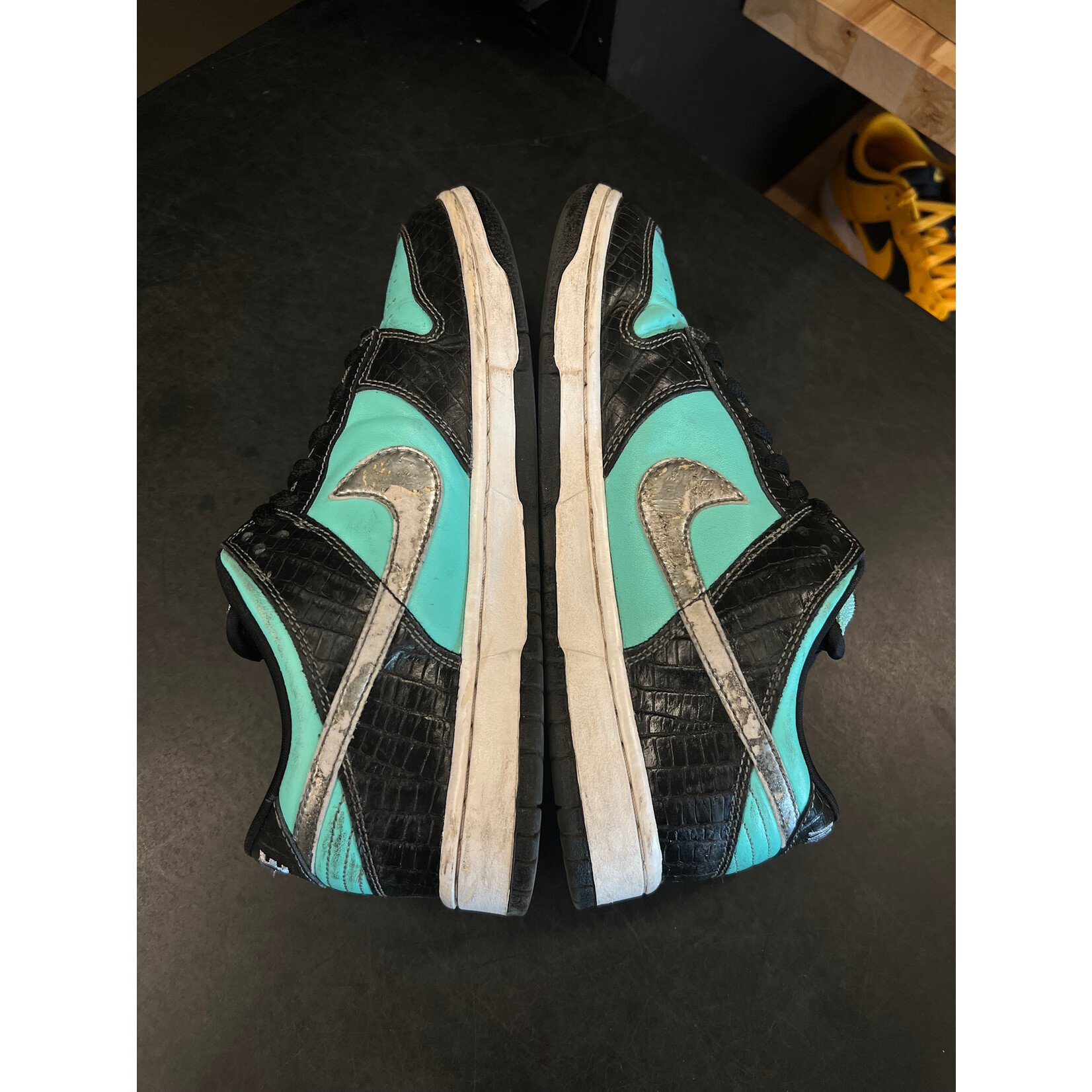 Nike Nike SB Dunk Low Diamond Supply Co. Size 8.5, PREOWNED NO BOX