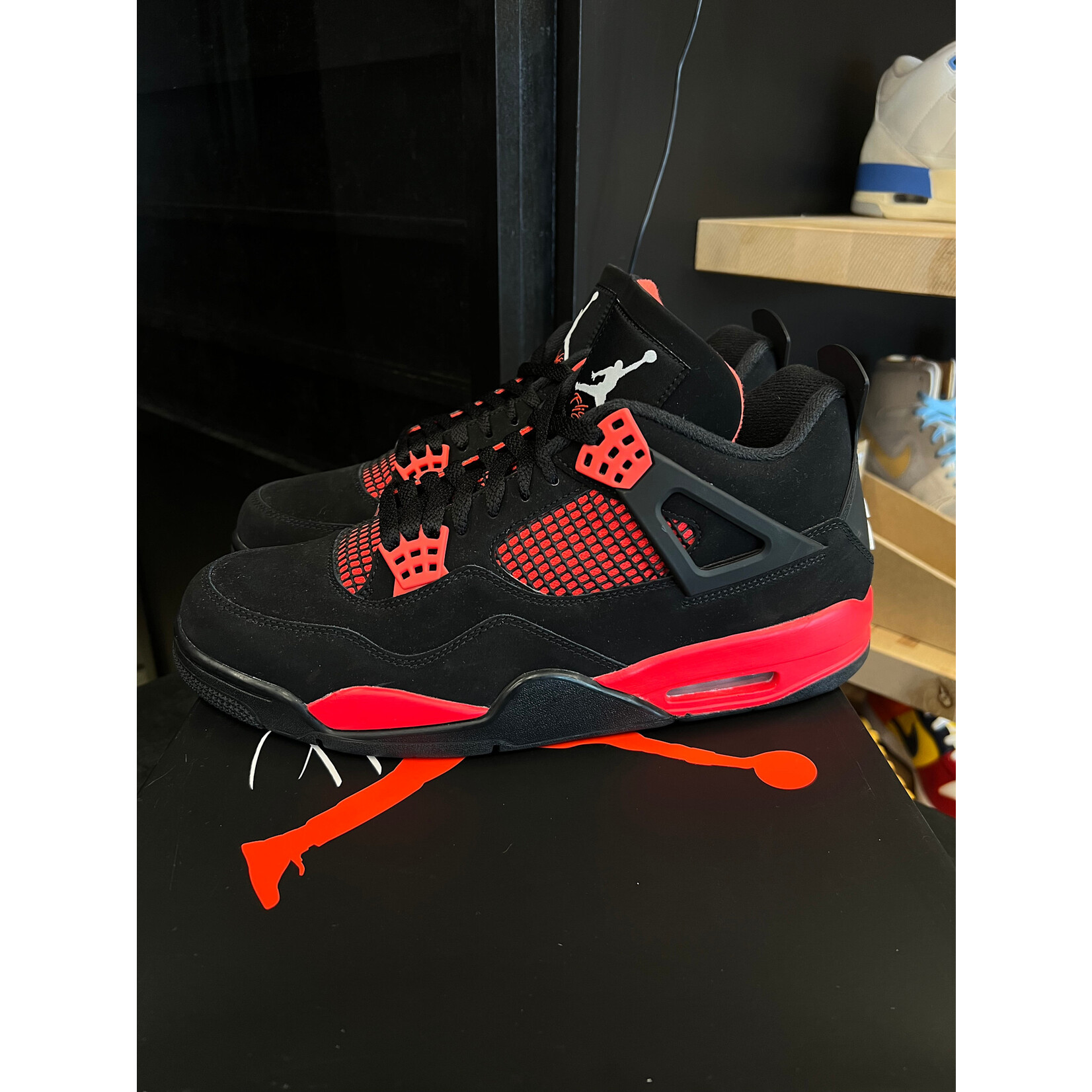 Jordan Jordan 4 Retro Red Thunder Size 11.5, PREOWNED