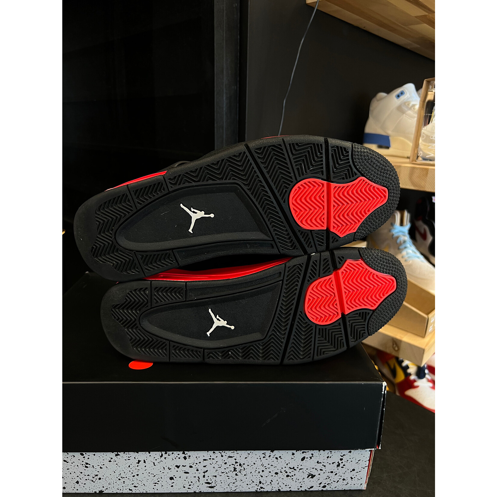 Jordan Jordan 4 Retro Red Thunder Size 11.5, PREOWNED