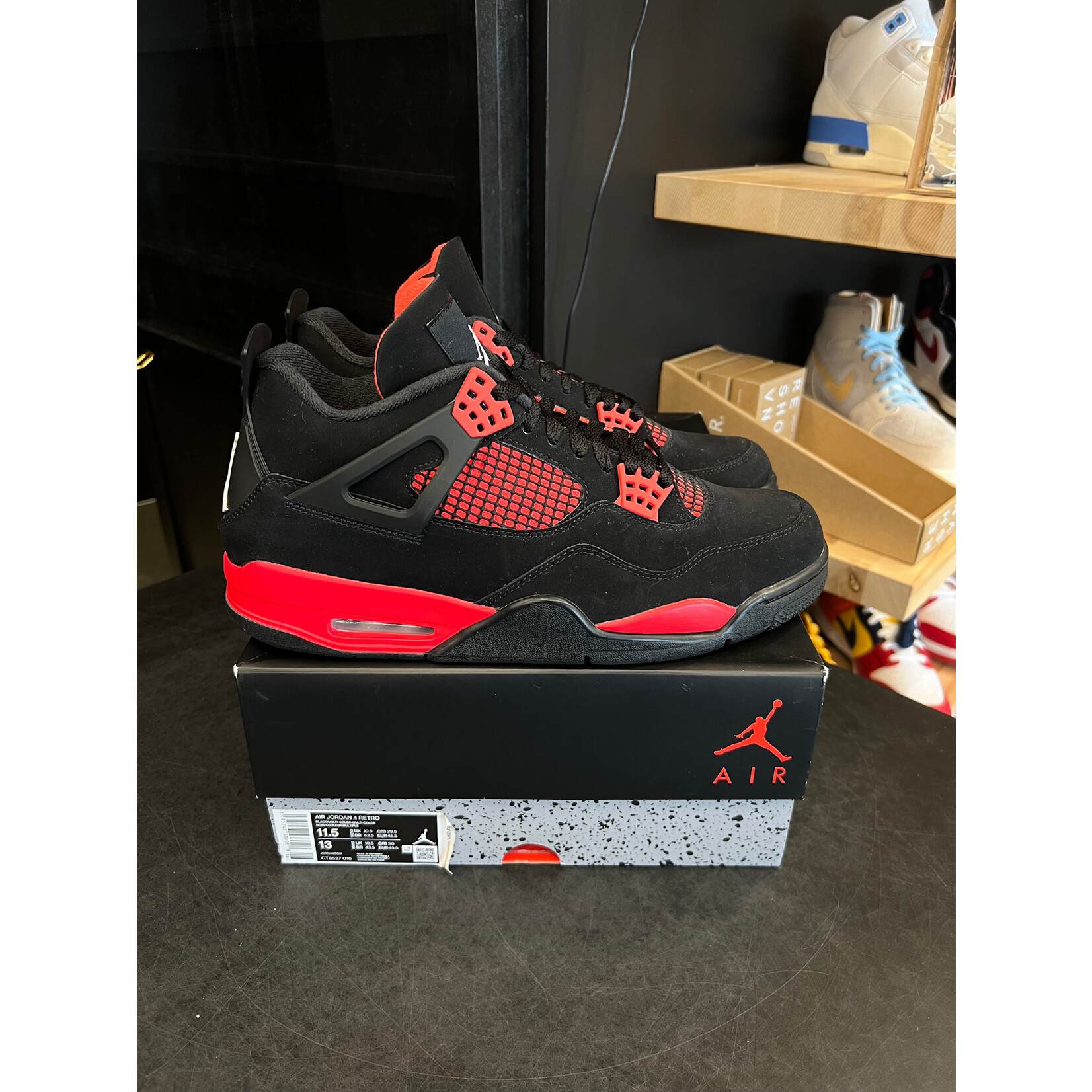 Jordan Jordan 4 Retro Red Thunder Size 11.5, PREOWNED