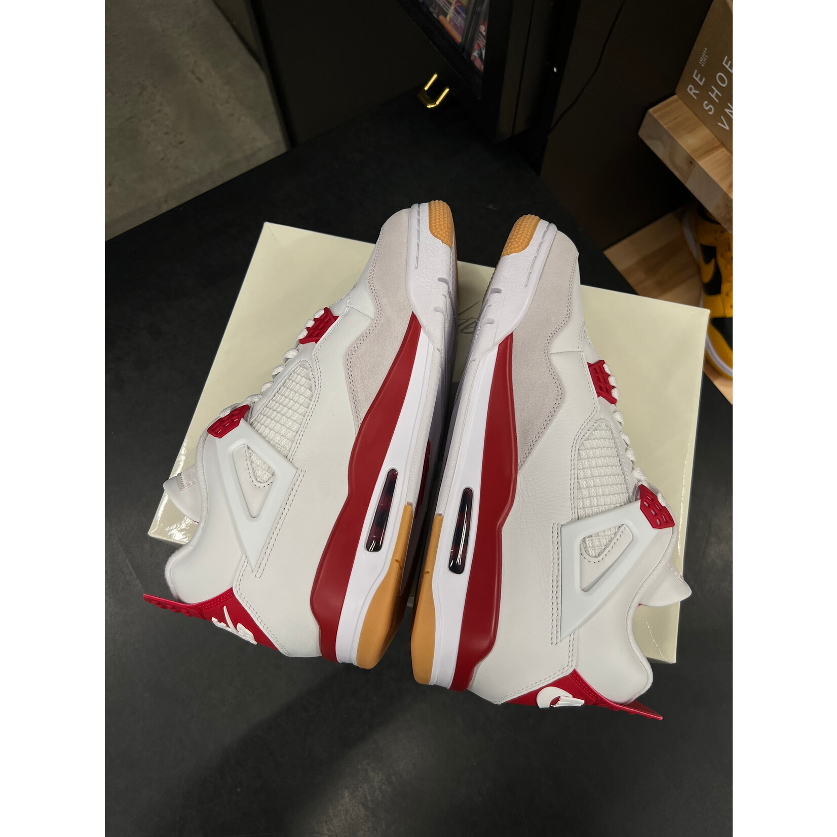 Jordan Jordan 4 Retro SB Varsity Red Size 10.5, DS BRAND NEW